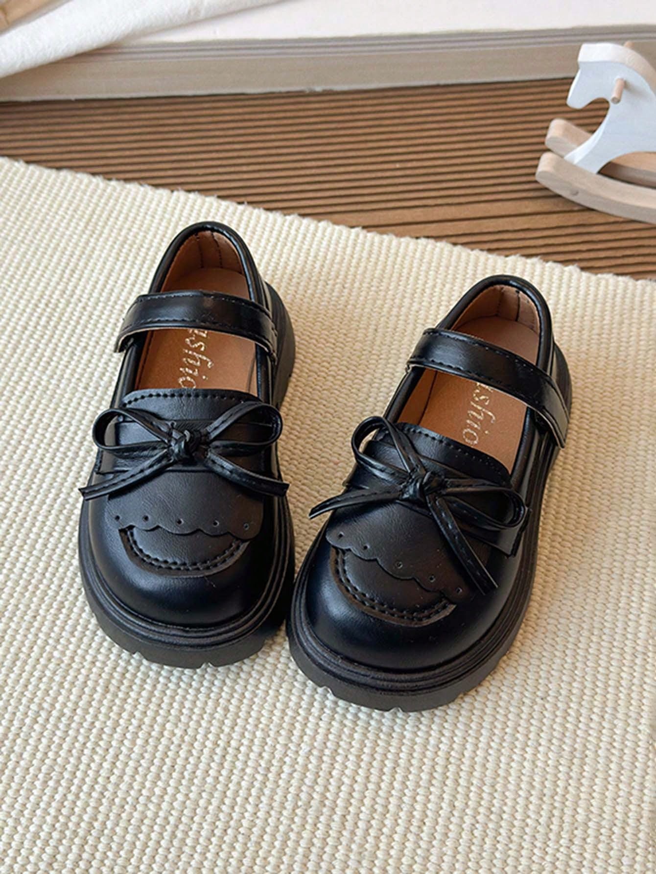 1 Pair Girls Shallow Loafers With Bow Design, Casual Flat Shoes, Non-Slip, Breathable, Comfortable, Anti-Kick, Mary Jane Princess Shoes For Toddlers, Vintage School Student Shoes For Indoor/Outdoor Pl