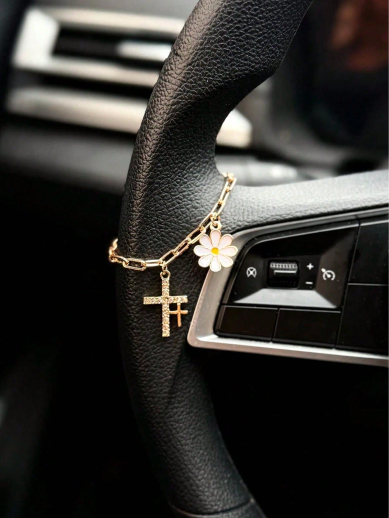 1pc Car Steering Wheel Decorative Chain Cross Chrysanthemum Decoration Interior Decoration Accessories