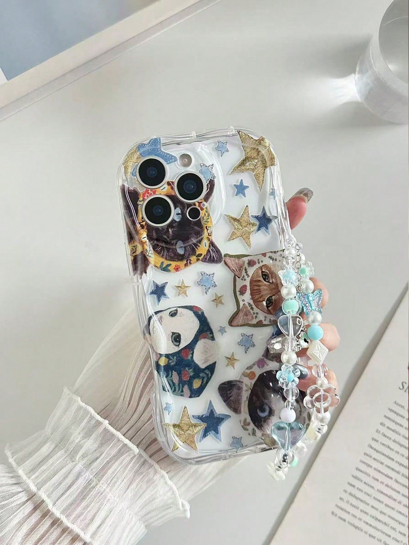 Twisted Wave Edge Minimalist Premium TPU Star Cat Painted Anti-Drop Phone Case Protective Cover With Handmade Beaded Bracelet Accessory Compatible With IPhone 16/11/16pro/16plus/16promax/16e/15Promax