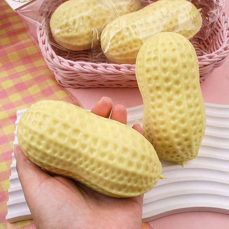 1/2Pcs Good Luck Peanut Squeeze Toy, TPR Realistic Slow Rebound Stress Relief Fidget Toy, Sensory Anxiety Relief Squishy For Kids Teens Adults, Portable Desk Toy For Office School Party, Ideal Holiday