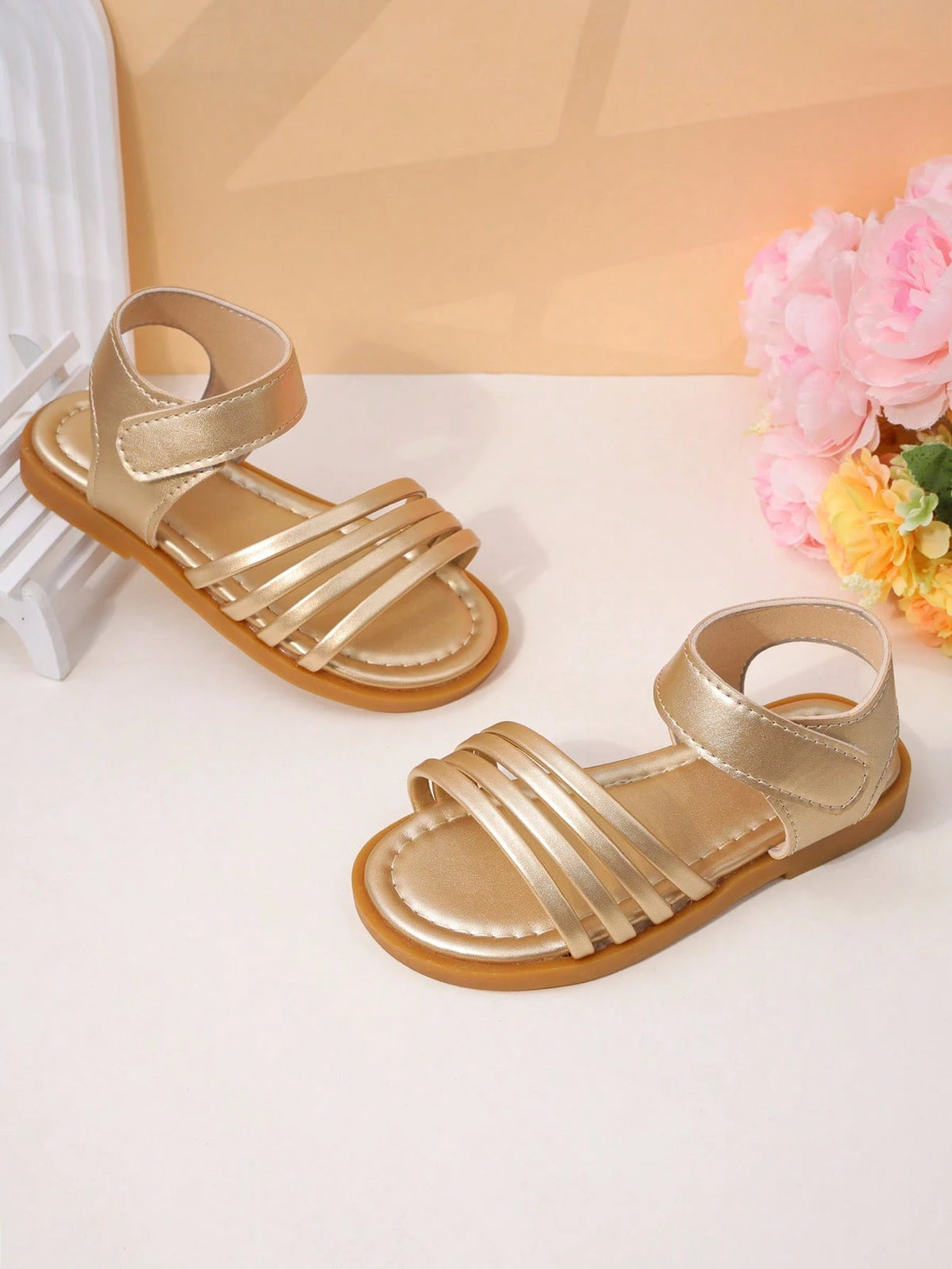 1 Pair Girls' Sandals, Gold Metallic Material, Decorated With Multiple Ornaments, Faux Leather Material, Fits Foot Shape, Open Toe Low-Top, Hook And Loop Strap, Flat Design, Fashionable And Versatile
