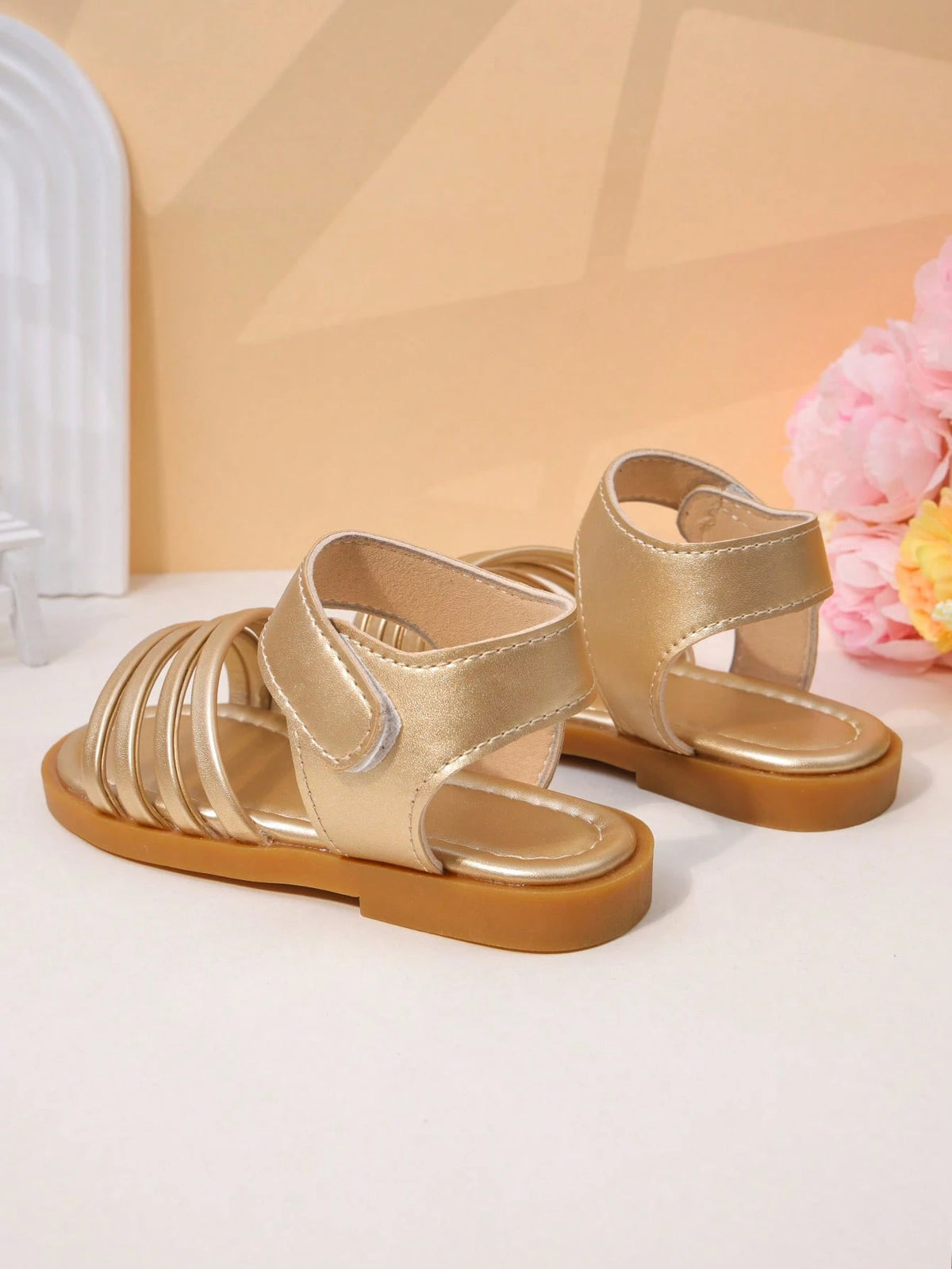 1 Pair Girls' Sandals, Gold Metallic Material, Decorated With Multiple Ornaments, Faux Leather Material, Fits Foot Shape, Open Toe Low-Top, Hook And Loop Strap, Flat Design, Fashionable And Versatile