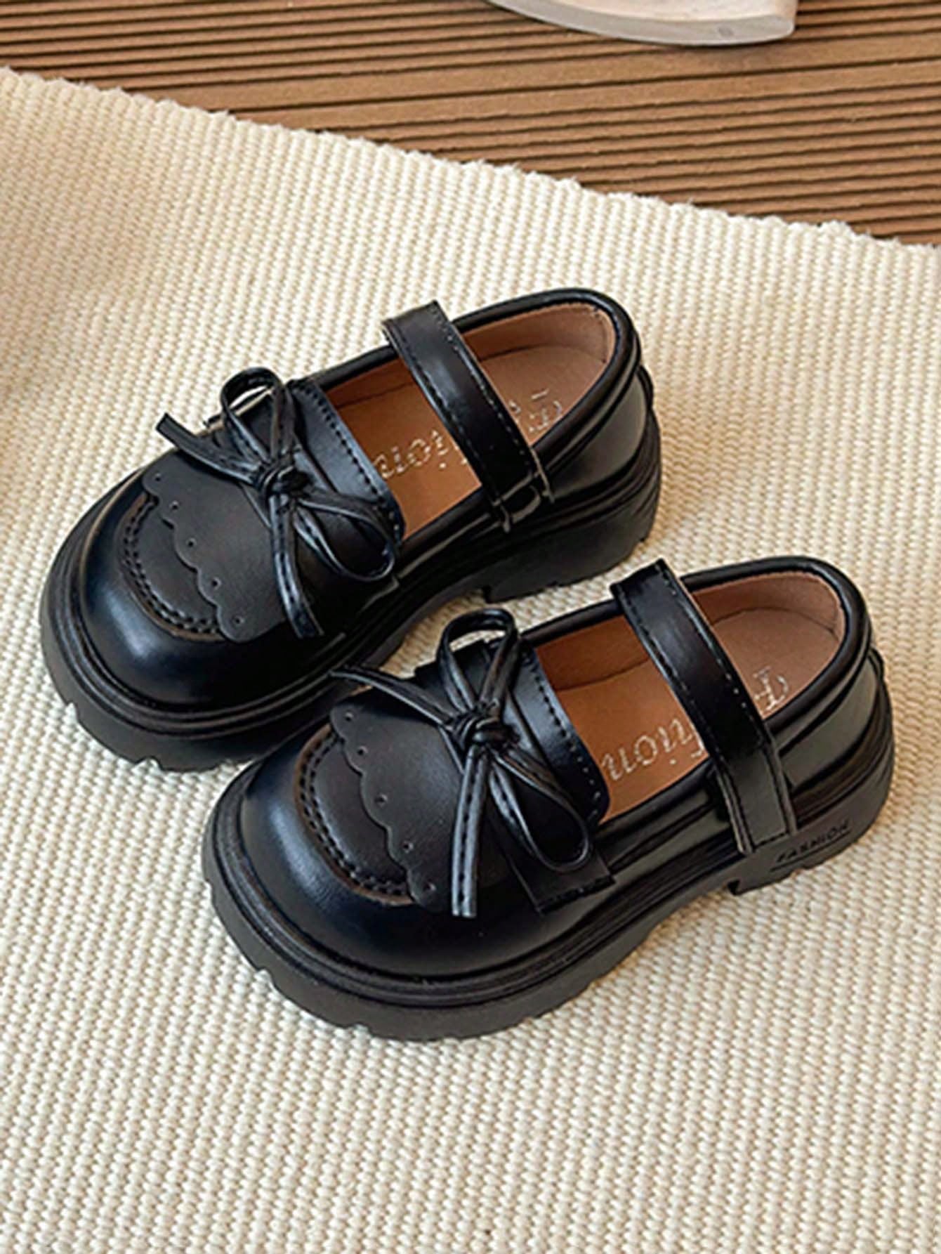 1 Pair Girls Shallow Loafers With Bow Design, Casual Flat Shoes, Non-Slip, Breathable, Comfortable, Anti-Kick, Mary Jane Princess Shoes For Toddlers, Vintage School Student Shoes For Indoor/Outdoor Pl