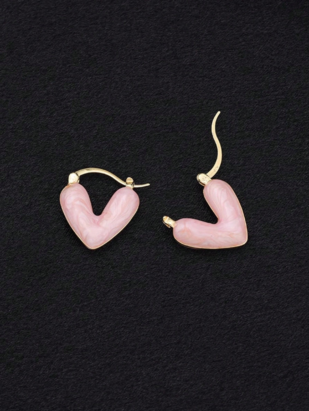 1 Pair Gold-Plated Pink Heart Shaped Earrings, Cute Enamel Pendant Earrings, Fashionable Y2K Jewelry Gift For Women,Summer,Jewellery,Festival,Accessories