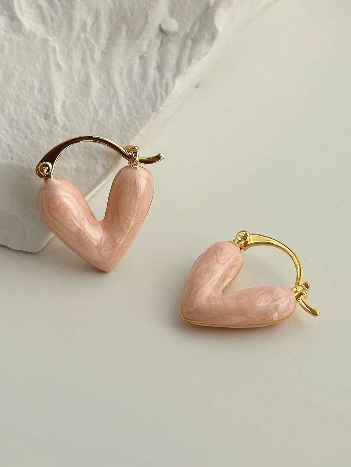 1 Pair Gold-Plated Pink Heart Shaped Earrings, Cute Enamel Pendant Earrings, Fashionable Y2K Jewelry Gift For Women,Summer,Jewellery,Festival,Accessories