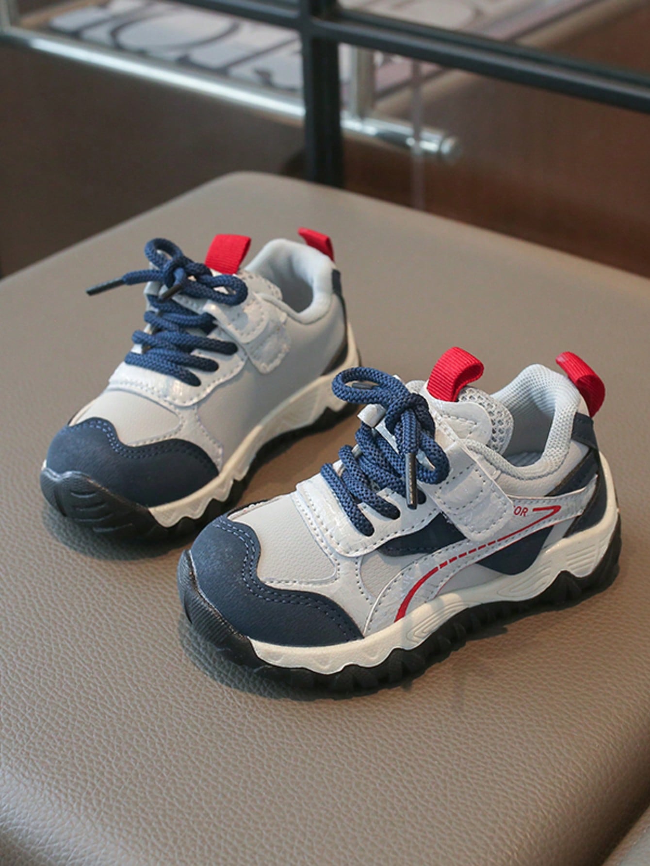 1 Pair Kids' Sports Shoes, Spring/Autumn New Soft Sole Casual Shoes For Boys, Anti-Slip Fashion Shoes For Girls