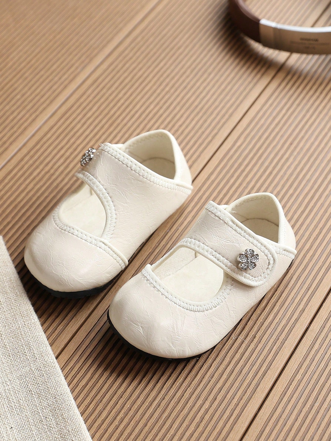 1 Pair Korean Style Comfortable Soft Sole Indoor Shoes For Kids, Spring/Summer, Kindergarten