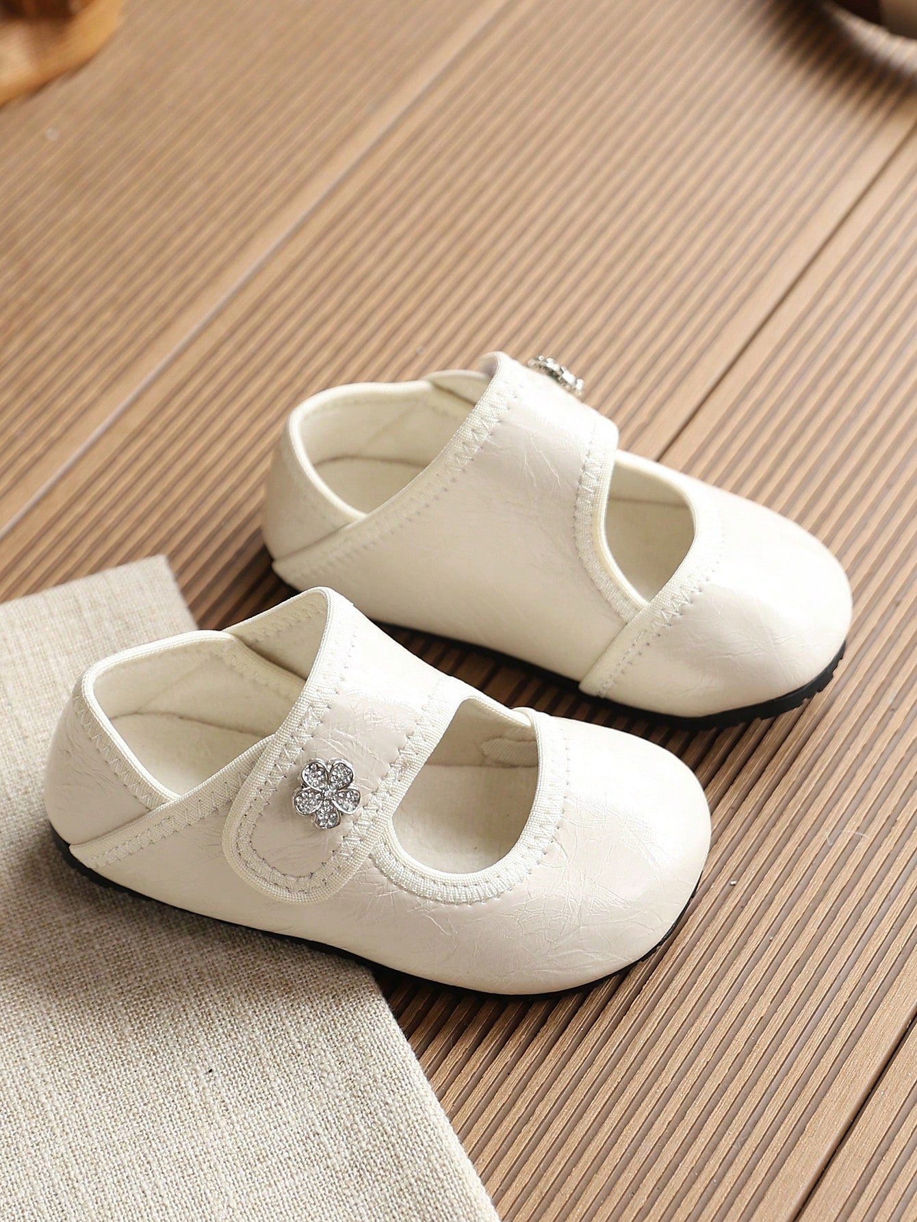 1 Pair Korean Style Comfortable Soft Sole Indoor Shoes For Kids, Spring/Summer, Kindergarten