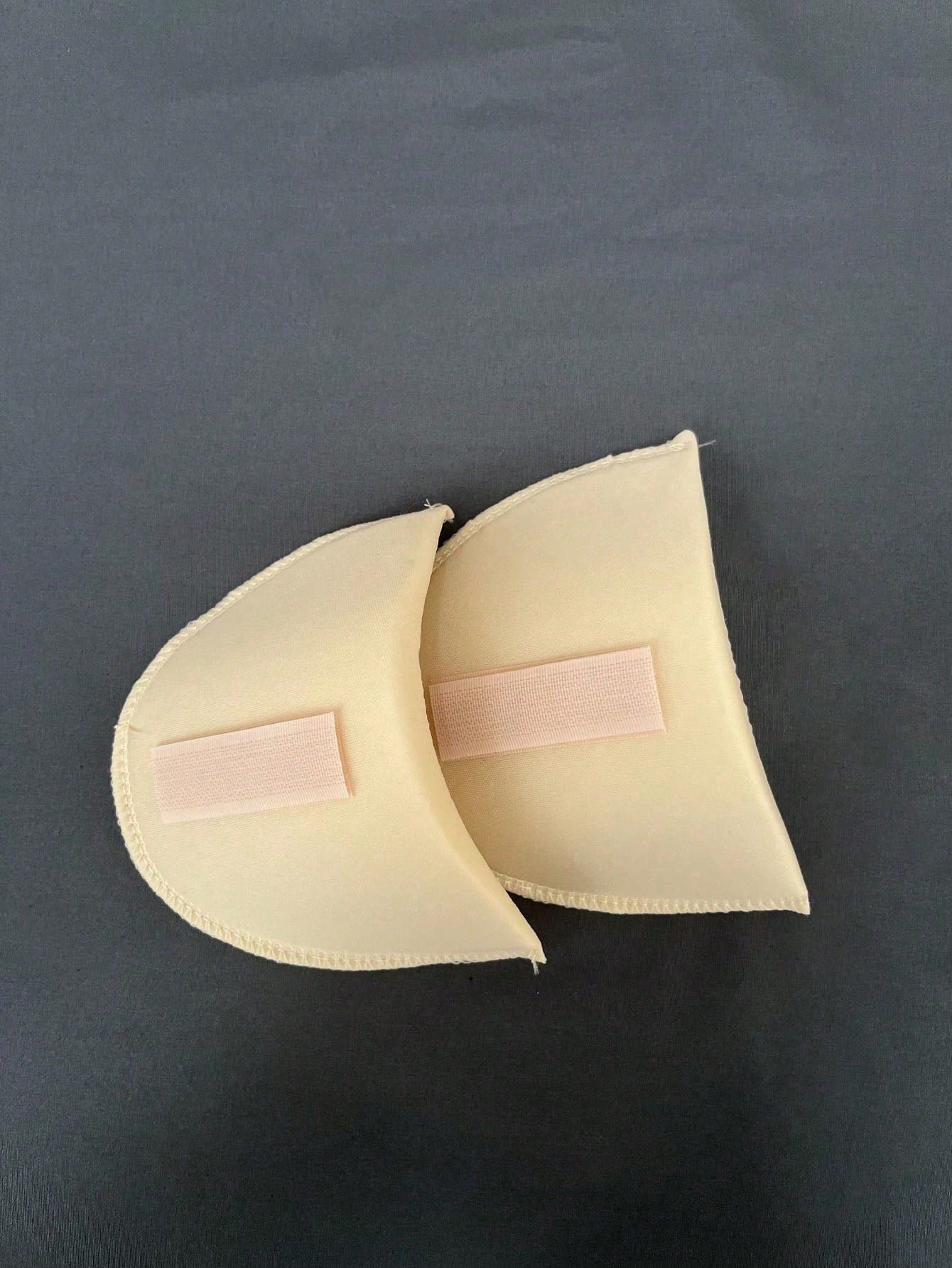 1 Pair Shoulder Pads, 0.59 Inch Thick, Breathable Sponge Pads, Unisex, For High/Low Shoulder Blazers And T-Shirts, Back To School Gift.