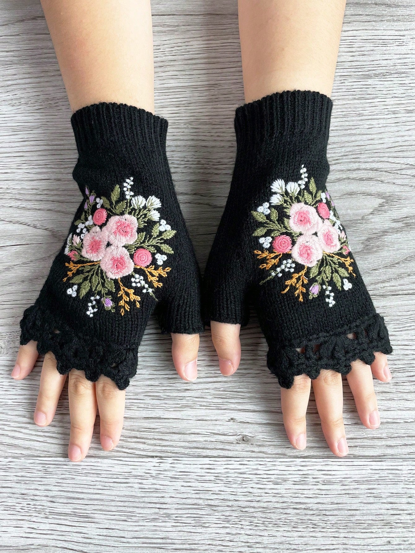 1 Pair Women Retro Style Handmade Crochet Edge Embroidered Floral Half Finger Knitted Gloves, Autumn/Winter Summer