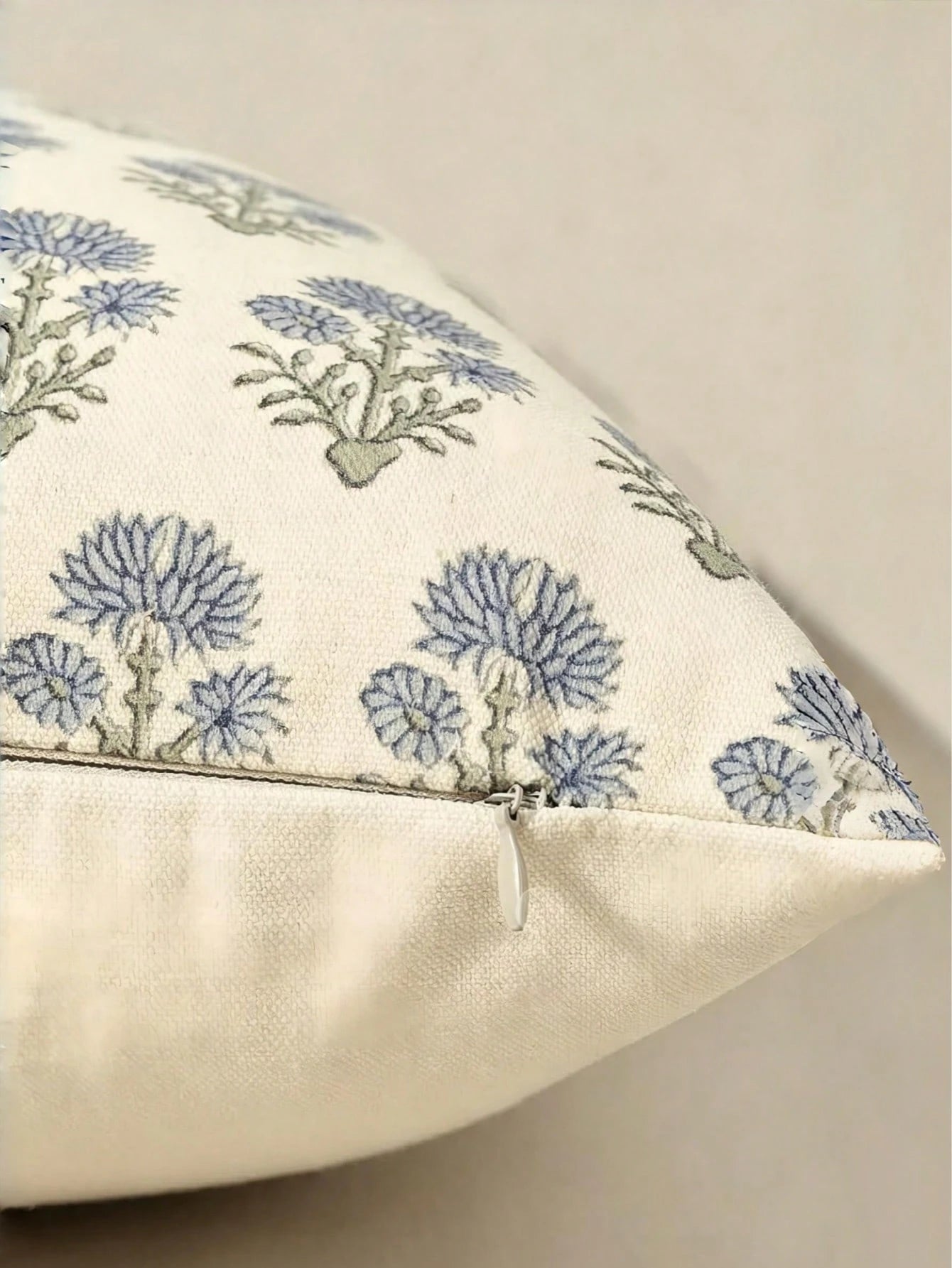 1 PC Farmhouse Floral Pillow Covers, Country Botanical Throw Pillow Cover For Sofa Couch Bed Living Room, Rustic Vintage Flower Cushion Covers Cottage Home Decor