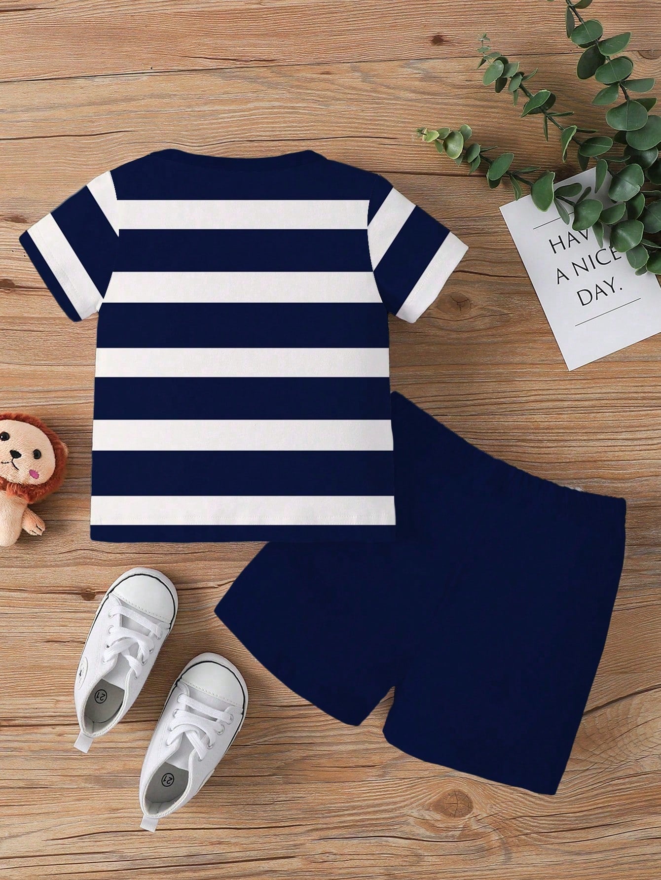 1 Set Baby Boy Casual Cute Bear & Stripe Print Round Neck Short Sleeve T-Shirt Paired With Brooklyn Navy Shorts Set, Suitable For Summer Outings