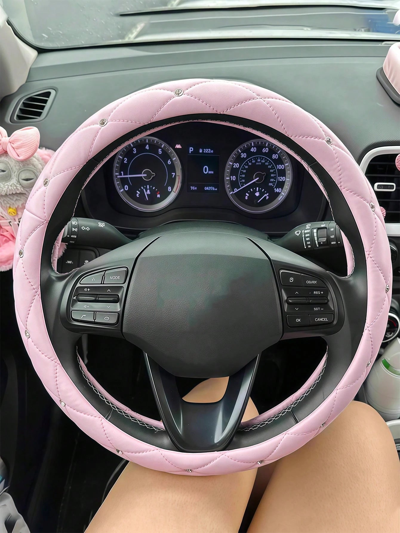 15-Inch Diamond Faux Leather Steering Wheel Cover- Black & White