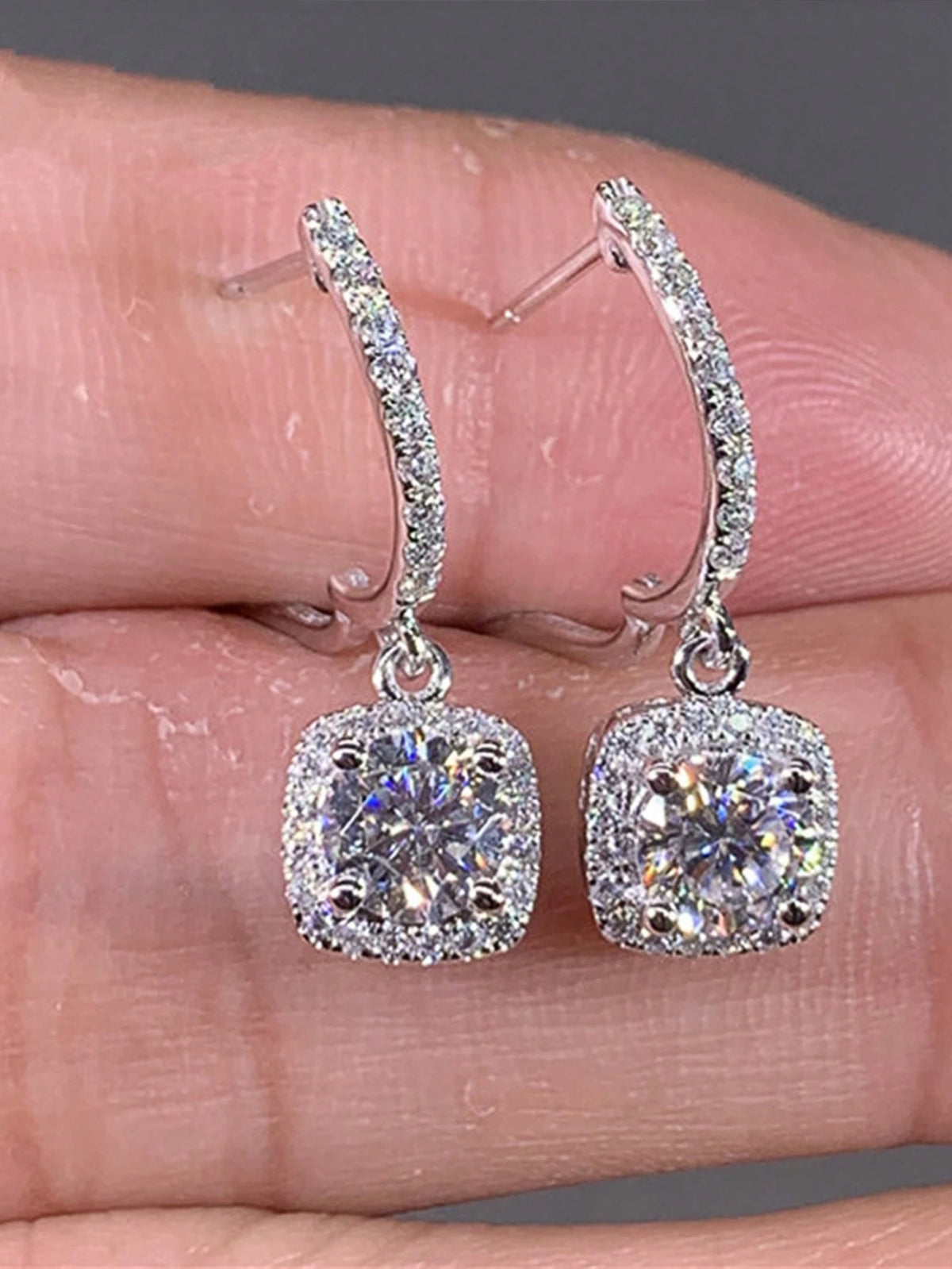 1pair French Palace Style Copper Micro-Set Cubic Zirconia Earrings, Versatile And Exquisite Elegant Design Ear Studs For Women's Banquet And Wedding Wear