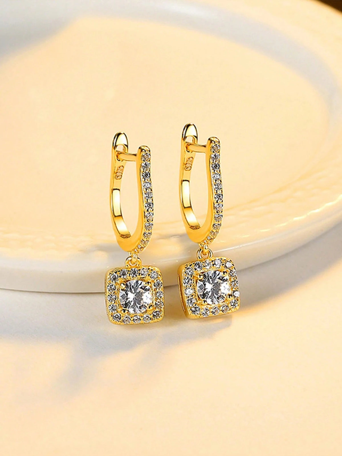 1pair French Palace Style Copper Micro-Set Cubic Zirconia Earrings, Versatile And Exquisite Elegant Design Ear Studs For Women's Banquet And Wedding Wear