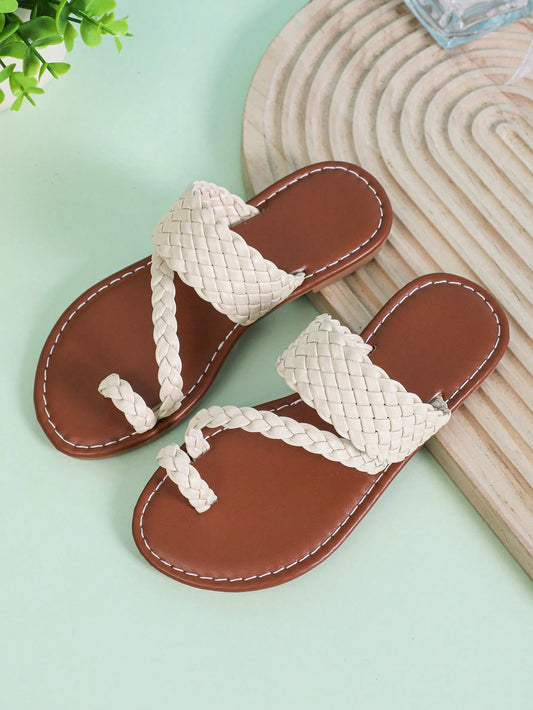 1pair Kids Girls Beige Flat Sandals, Solid Color PU Braided Strap Closed Toe Round Toe Lightweight Cute Fashion Parent-Child Roman Summer Beach Slippers