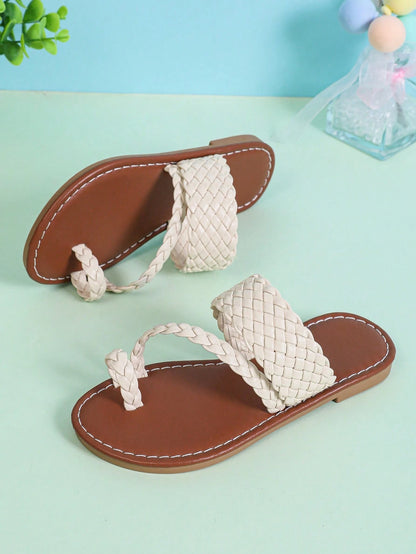 1pair Kids Girls Beige Flat Sandals, Solid Color PU Braided Strap Closed Toe Round Toe Lightweight Cute Fashion Parent-Child Roman Summer Beach Slippers