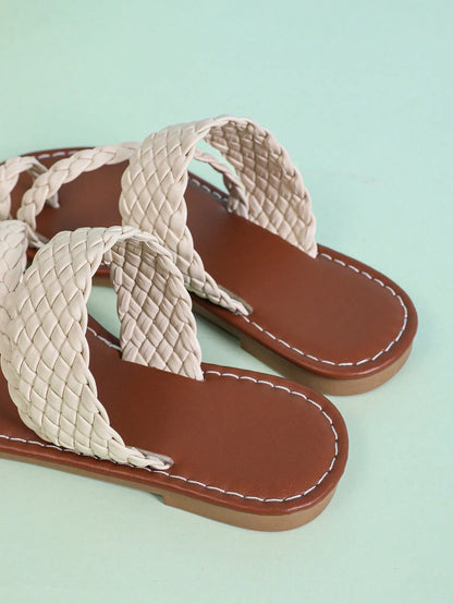1pair Kids Girls Beige Flat Sandals, Solid Color PU Braided Strap Closed Toe Round Toe Lightweight Cute Fashion Parent-Child Roman Summer Beach Slippers