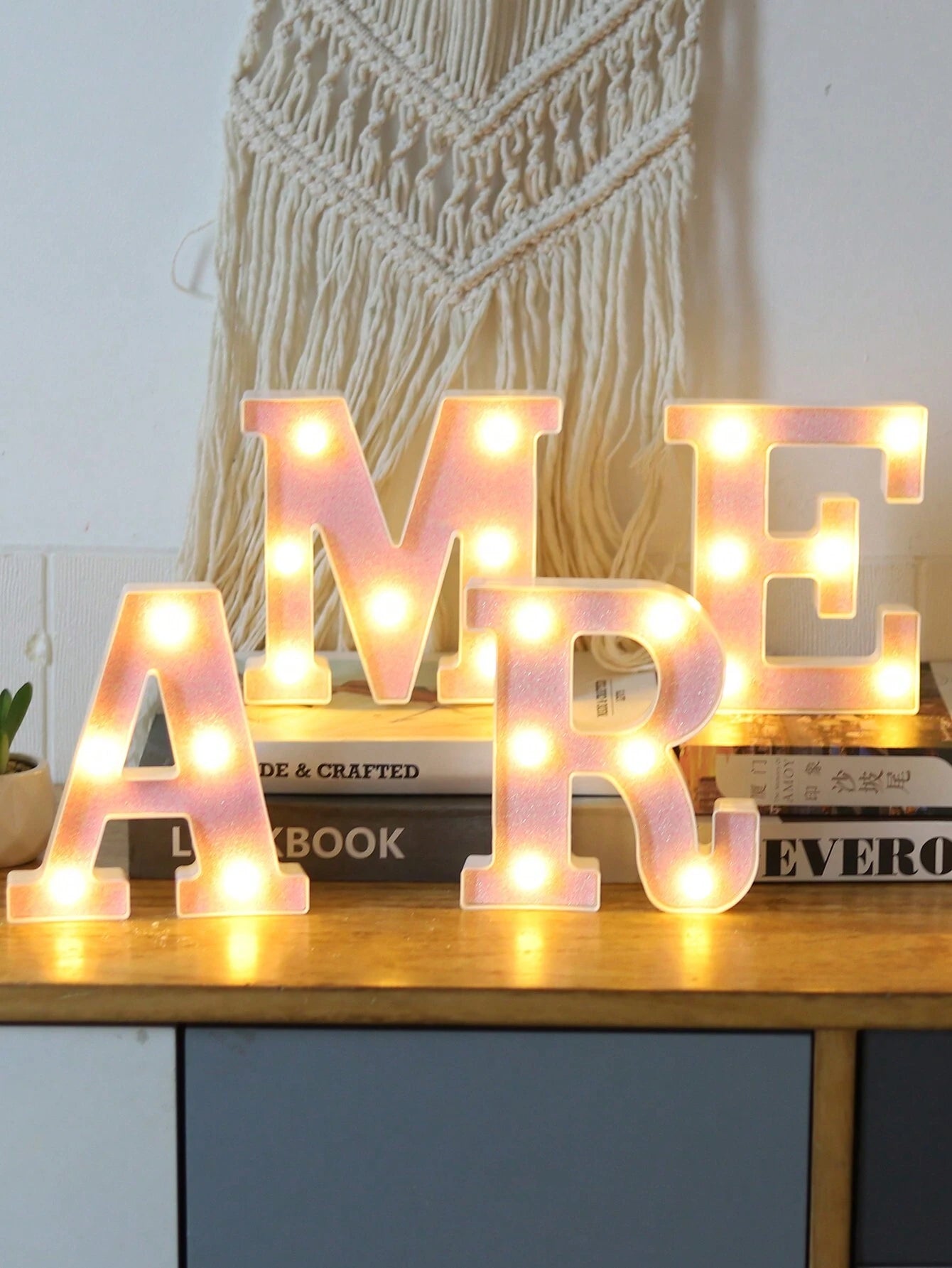1pc 16cm Pink Glowing Letter Light, Home Decor LED Letter Lamp, Indoor Room Decoration, Wedding Proposal Decoration, Birthday Party Decoration Letter Sign
