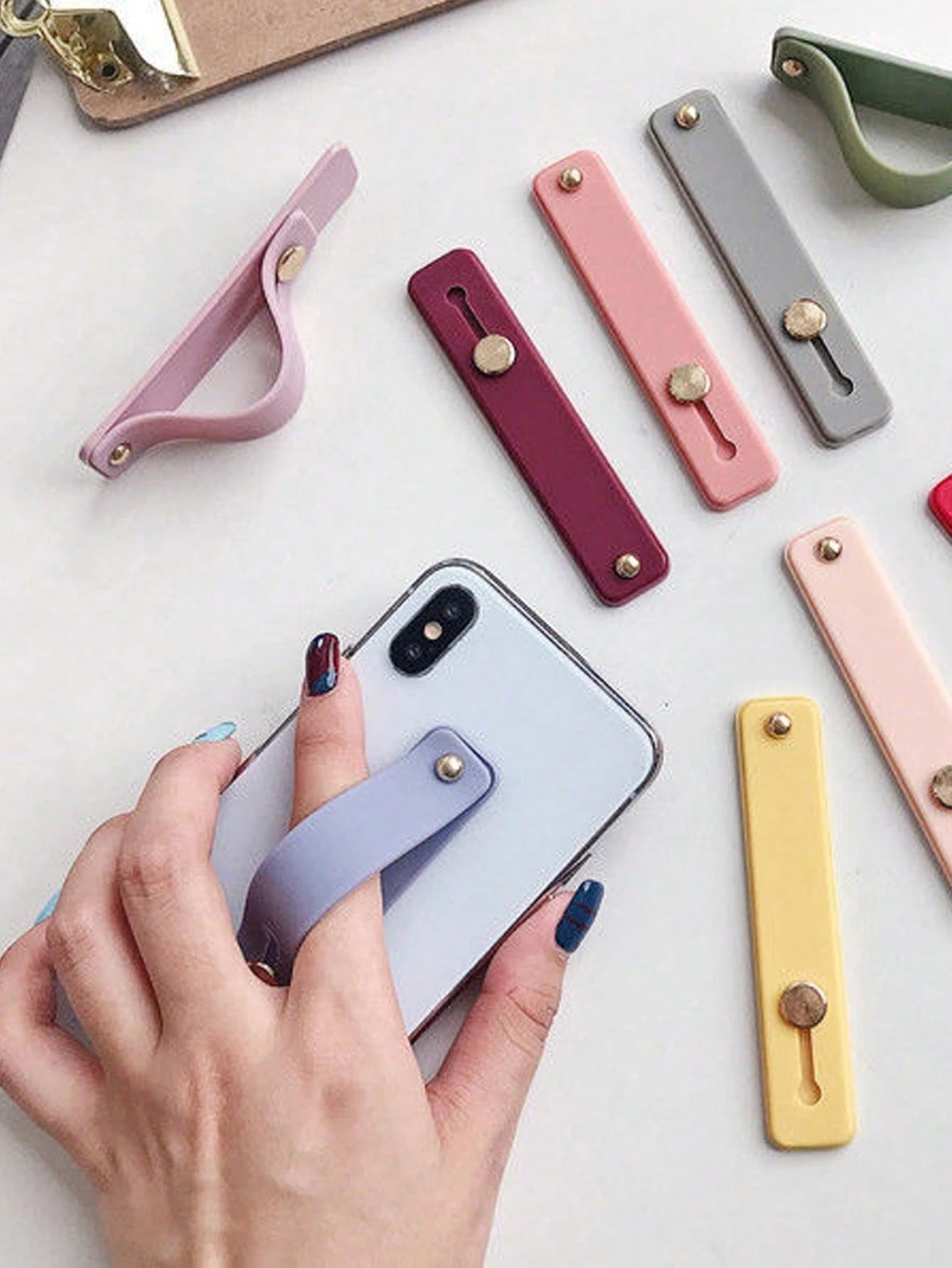 1pc/2pcs/3pcs/4pcs/5pcs Colorful Finger Ring Phone Holder- Self-Adhesive, Anti-Drop, Wrist Strap Compatible, 10 Color Options, PC Material, Easy Installation, Fashionable Phone Accessory Compatible W