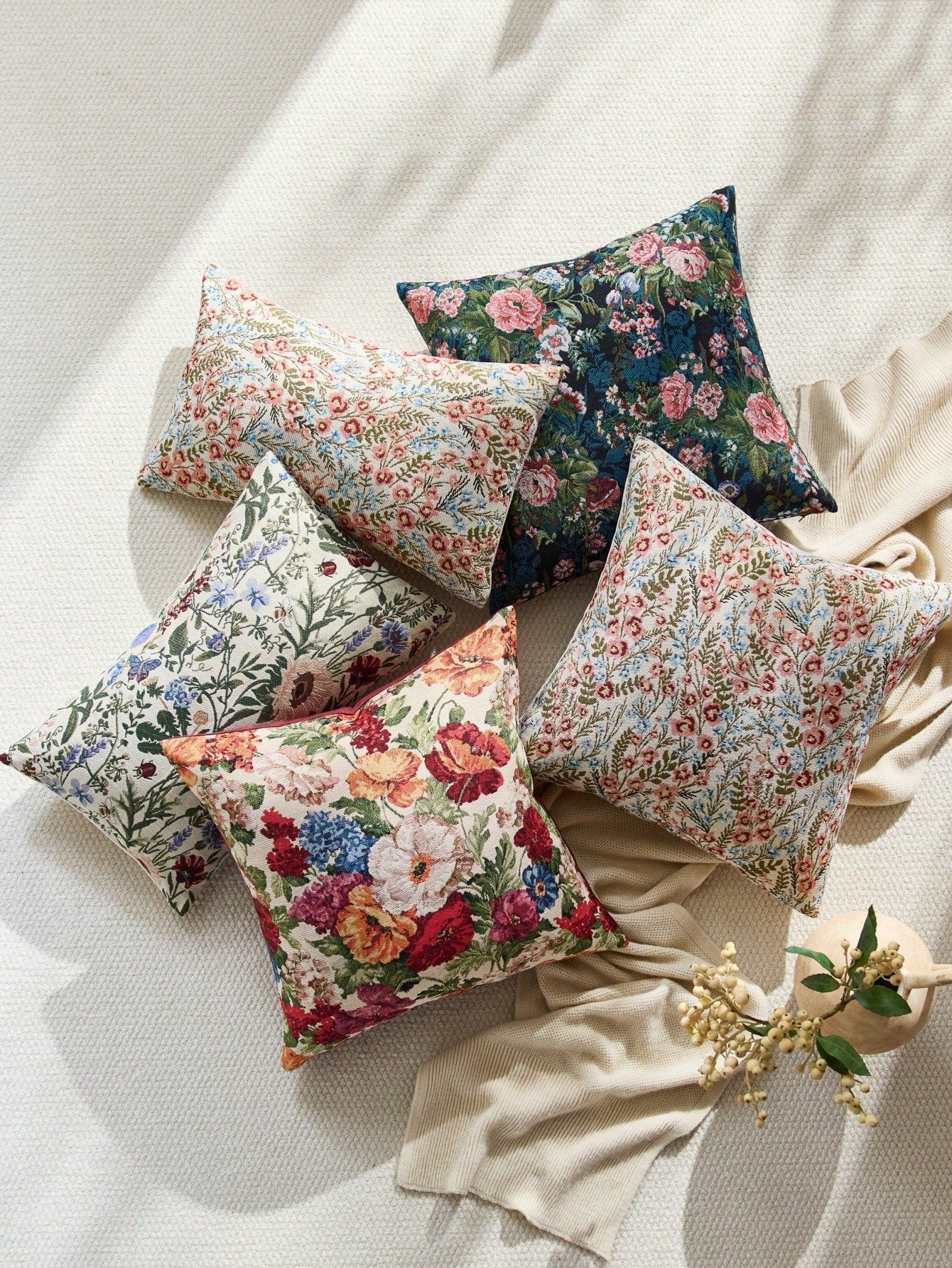 1pc/2pcs Floral Pattern Decorative Throw Pillow Cover, Suitable For All Seasons, Available In Multiple Colors, Patterns And Sizes, High-Density Jacquard Fabric Pillowcase (Pillow Insert Not Included)