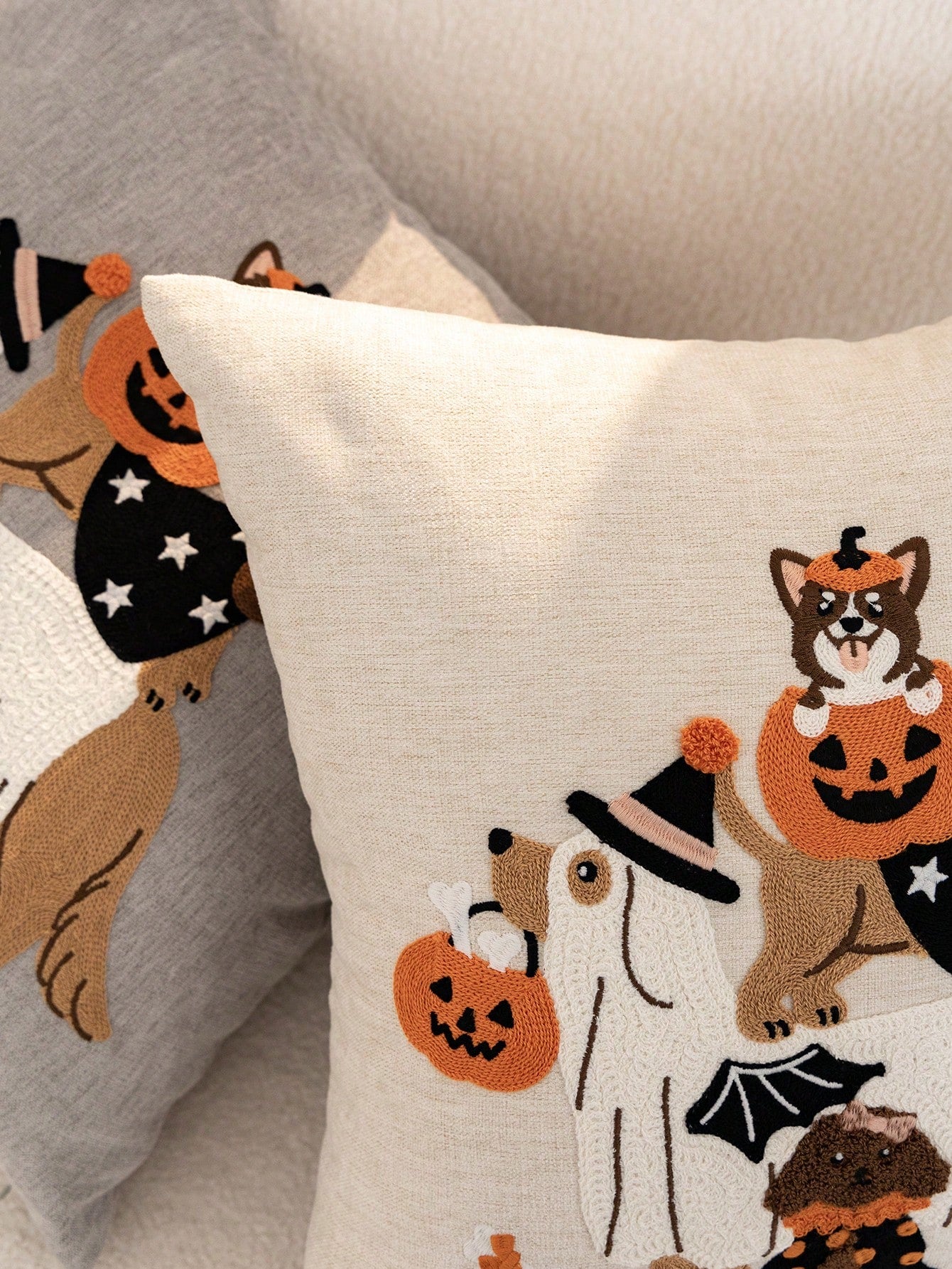 1pc Beige Halloween Ghost Dog Embroidered Pillowcase, Halloween Pumpkin Pillowcase, Suitable For Indoor Decor, Ghost Festival Decoration, All Season Pillowcase, Without Insert