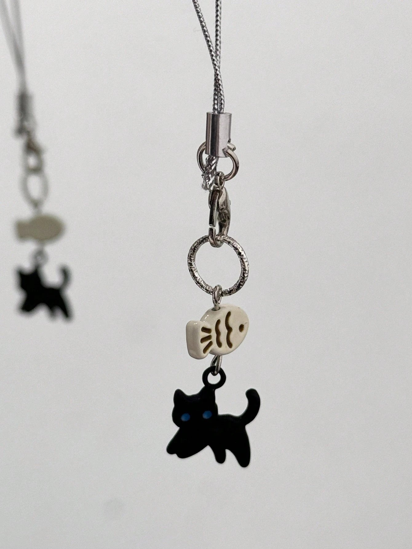 1pc Black Cat Not Eating Fish Cute Phone Hanging Decor, Minimalist & Accessory For Women Daily Use Gifts For Mother, Family, Friends, Birthday, Holiday Phone Charm, Phone Chain