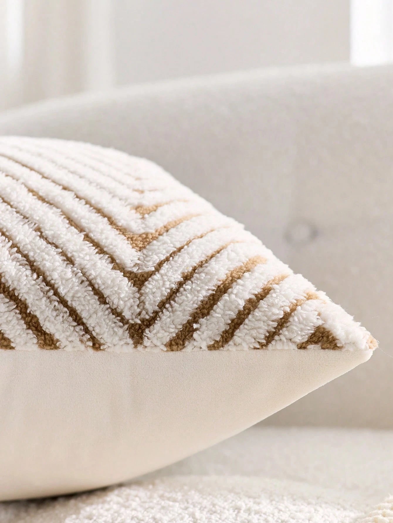 1pc Brown & White Bohemian Geometric Plush Decorative Pillow Cover (Pillow Insert Not Included), Reverse Side In Fleece Fabric, Square Cushion Cover, Holiday Home Pillow Decor, Soft & Comfortable Plus