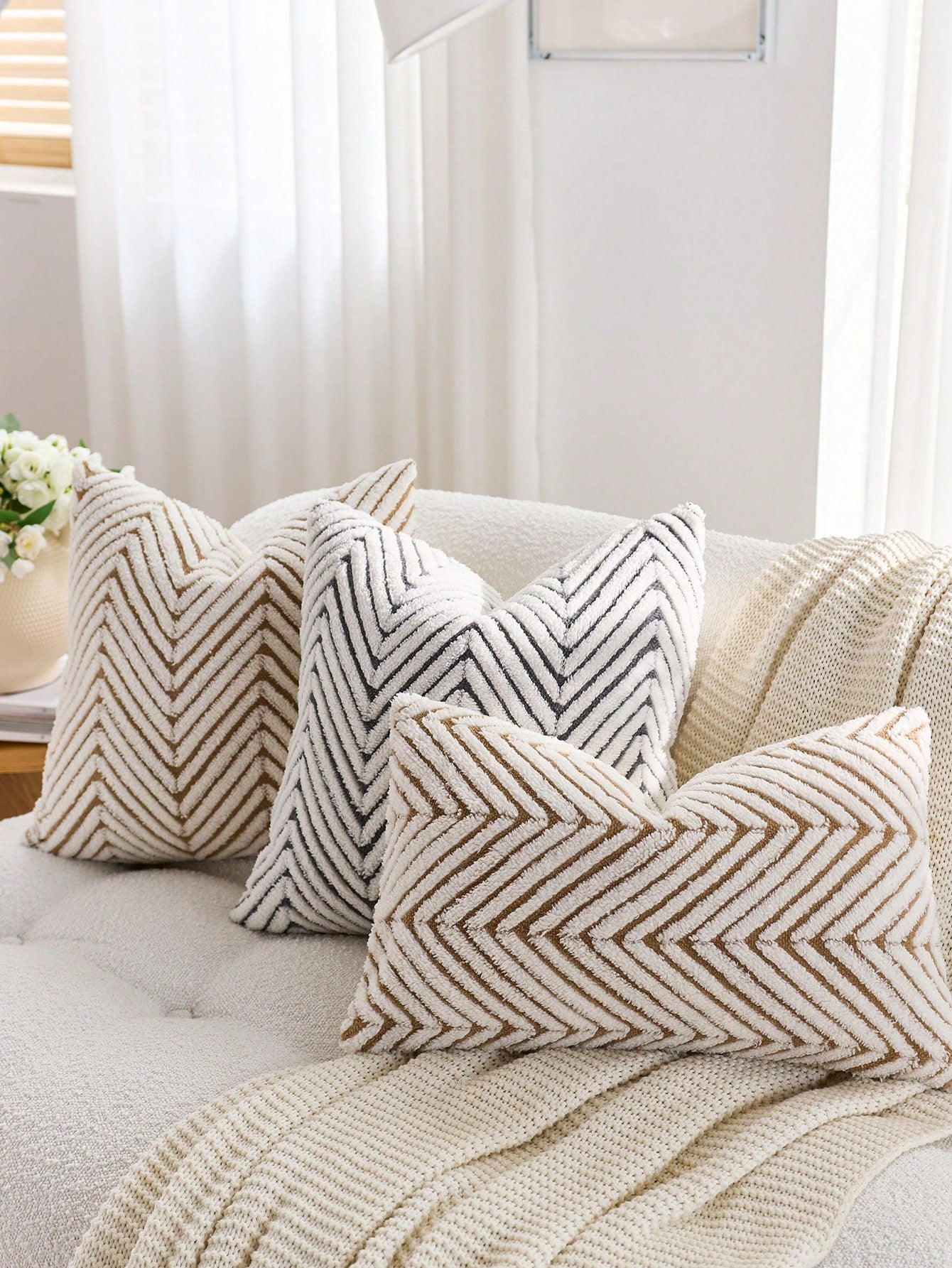 1pc Brown & White Bohemian Geometric Plush Decorative Pillow Cover (Pillow Insert Not Included), Reverse Side In Fleece Fabric, Square Cushion Cover, Holiday Home Pillow Decor, Soft & Comfortable Plus