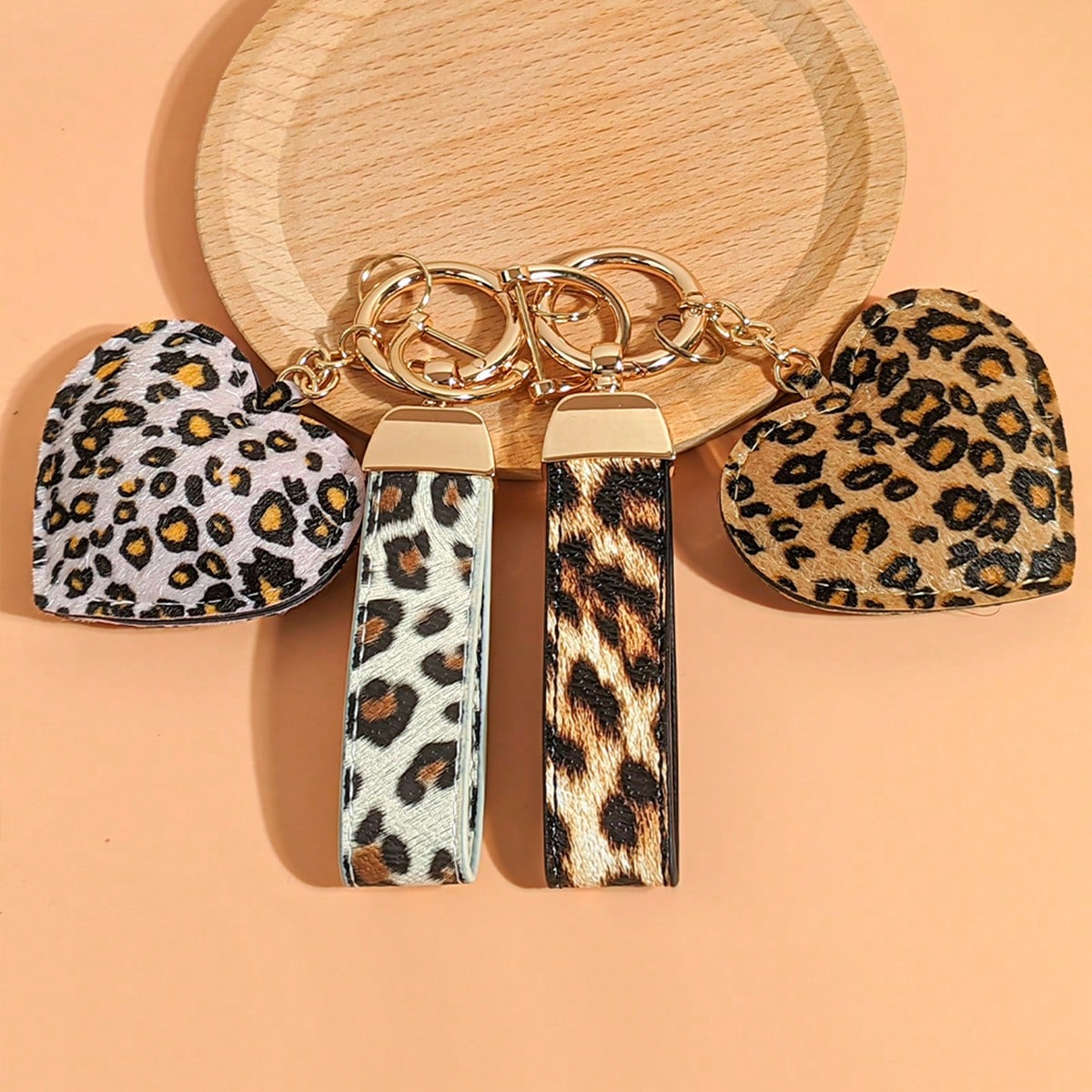 1pc Car Accessories Yellow/White Car Key Chain Leopard Print Heart PU Leather Keychain Heart-Shaped Car Pendant Bag Charm Clothing Accessory Bag