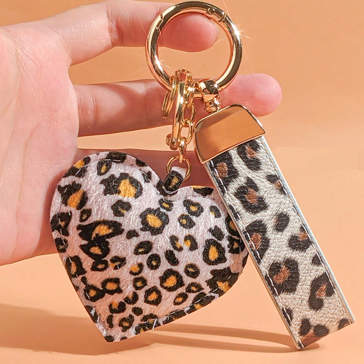 1pc Car Accessories Yellow/White Car Key Chain Leopard Print Heart PU Leather Keychain Heart-Shaped Car Pendant Bag Charm Clothing Accessory Bag