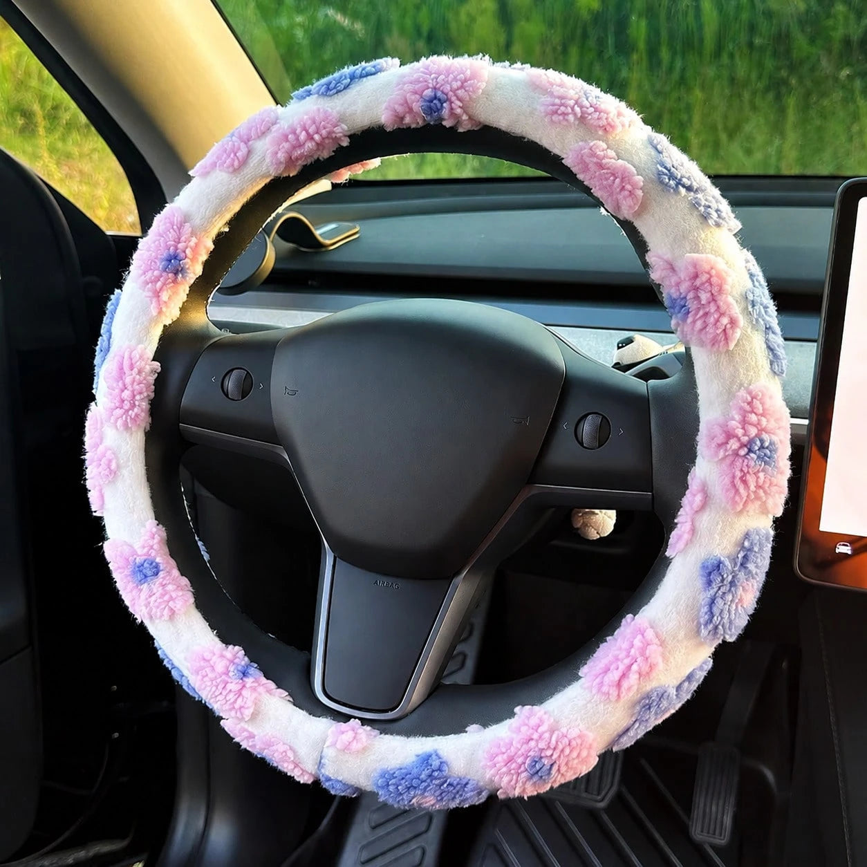 1pc Car Plush Flowers Steering Wheel Cover, Cute Floral Fuzzy Elastic Non-Slip Steering Wheel Protector, Fluffy Auto Interior Decor For SUV Sedan Truck, 14.5-15