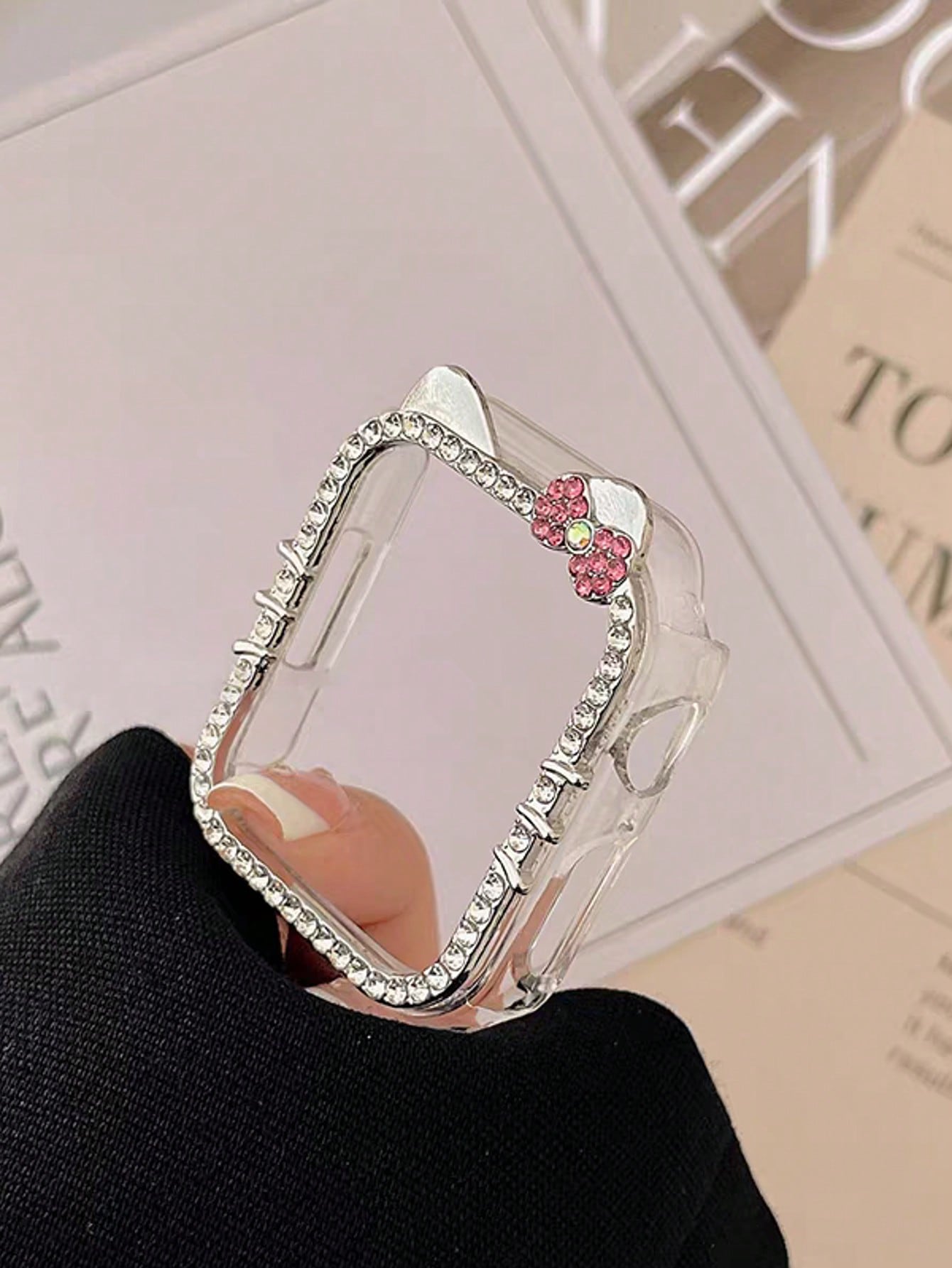 1pc Cartoon Cat Design Case, No Screen Protector, Direct Touch Screen With No Delay, Sparkling Rhinestone Decor, Compatible With Apple Watch SE/8/7/6/5/4/3/2/1, 40/41/44/45/38/42/44/46mm, Shockproof/S