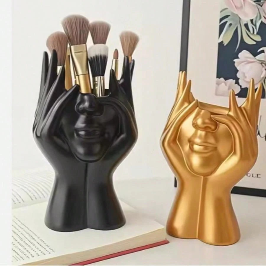 1pc Creative Design Handmade Makeup Brush Holder- This Unique Makeup Brush Holder Is Made Of Decorative Resin, A Desktop Makeup Brush Organizer. It Features An Anti-Drop Design, Exquisite Carved Deco