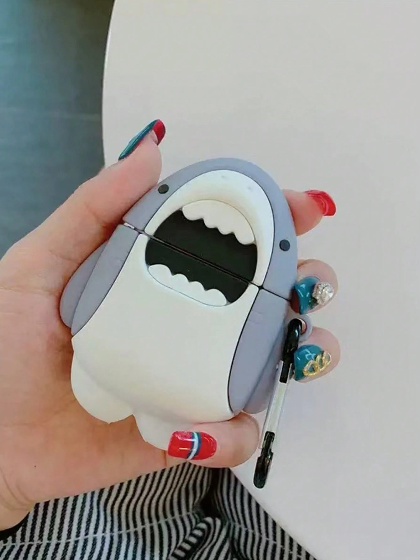 1pc Cute Cartoon Shark Design 3D Silicone Earphone Protective Case, Compatible With Airpods 1/2/3/Pro/Pro2