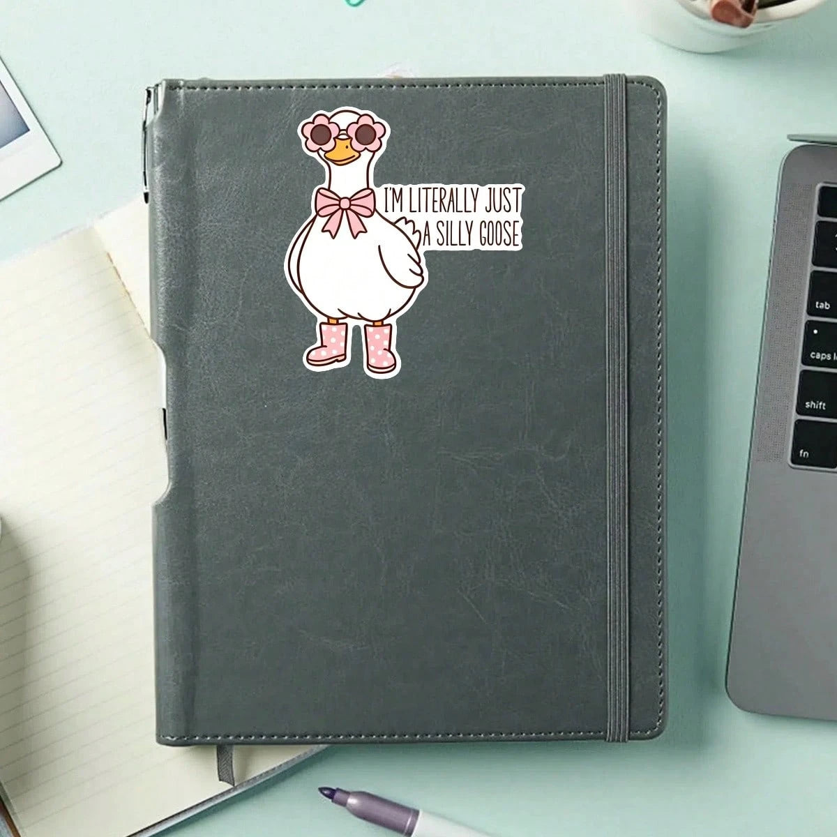 1PC Cute Silly Goose Sticker, Funny Cartoon Animal Saying Vinyl Decal For Laptop Water Bottle Notebook, Waterproof Wildlife Decal Sticker, Aesthetic Stationery Journaling Scrapbook Accessories Gift Fo