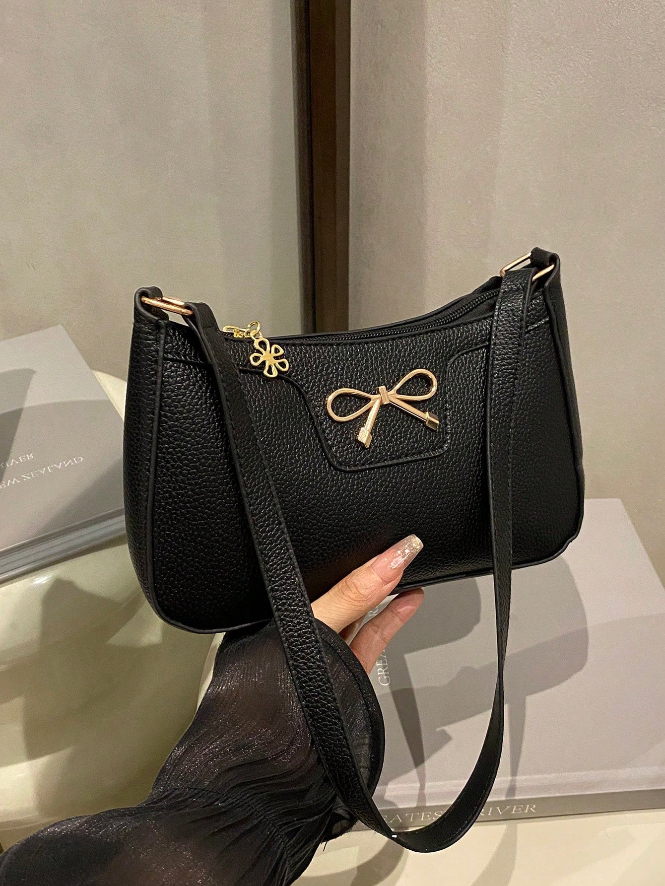 1pc Elegant Women's Crescent Shoulder Bag- Casual Chic Faux Leather Underarm Bag, Polyester Lining, Solid Color Zipper Handbag, Suitable For Various Occasions, Dating, Travel, Gift For Girlfriend, Va