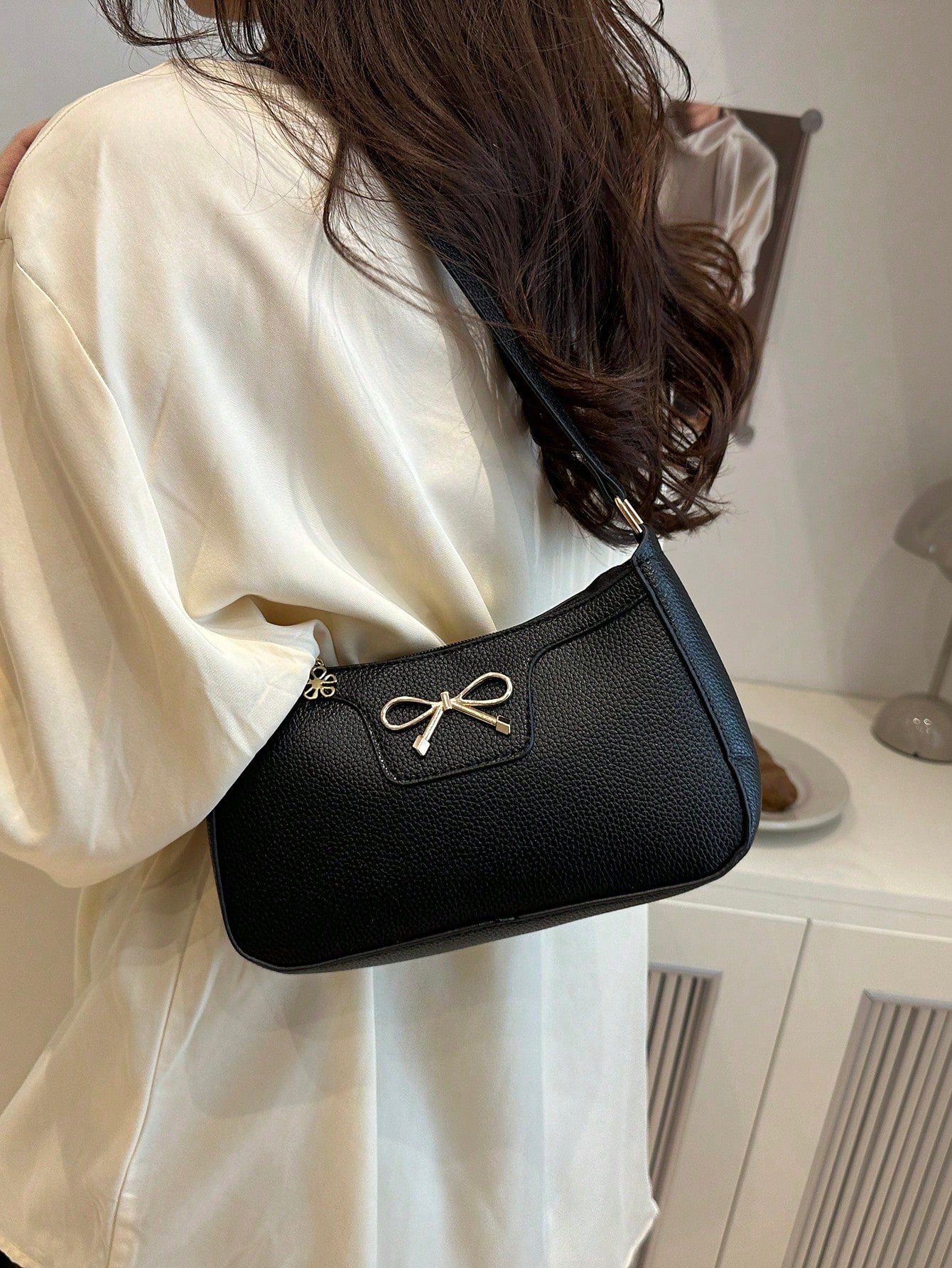 1pc Elegant Women's Crescent Shoulder Bag- Casual Chic Faux Leather Underarm Bag, Polyester Lining, Solid Color Zipper Handbag, Suitable For Various Occasions, Dating, Travel, Gift For Girlfriend, Va