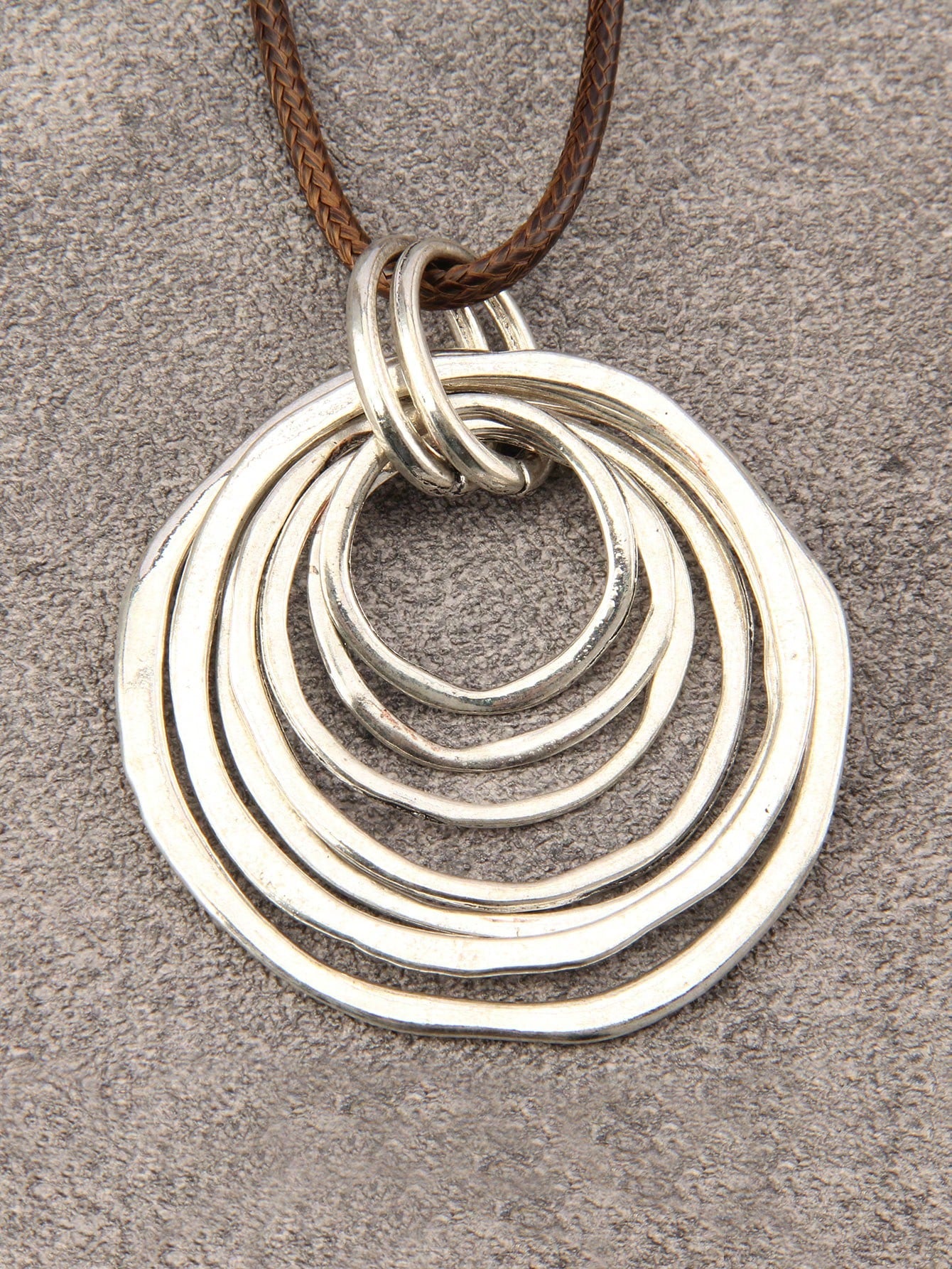 1pc Fashionable Minimalist 7 Layered Asymmetrical Flat Circle Alloy Pendant Long Chain Necklace For Women
