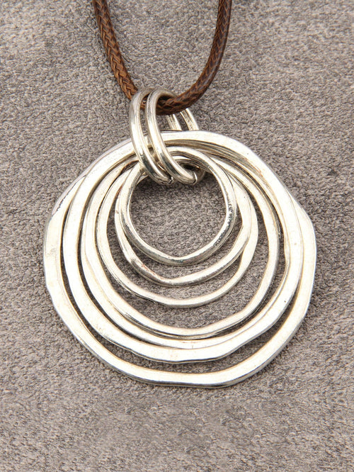 1pc Fashionable Minimalist 7 Layered Asymmetrical Flat Circle Alloy Pendant Long Chain Necklace For Women