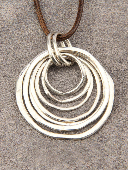 1pc Fashionable Minimalist 7 Layered Asymmetrical Flat Circle Alloy Pendant Long Chain Necklace For Women