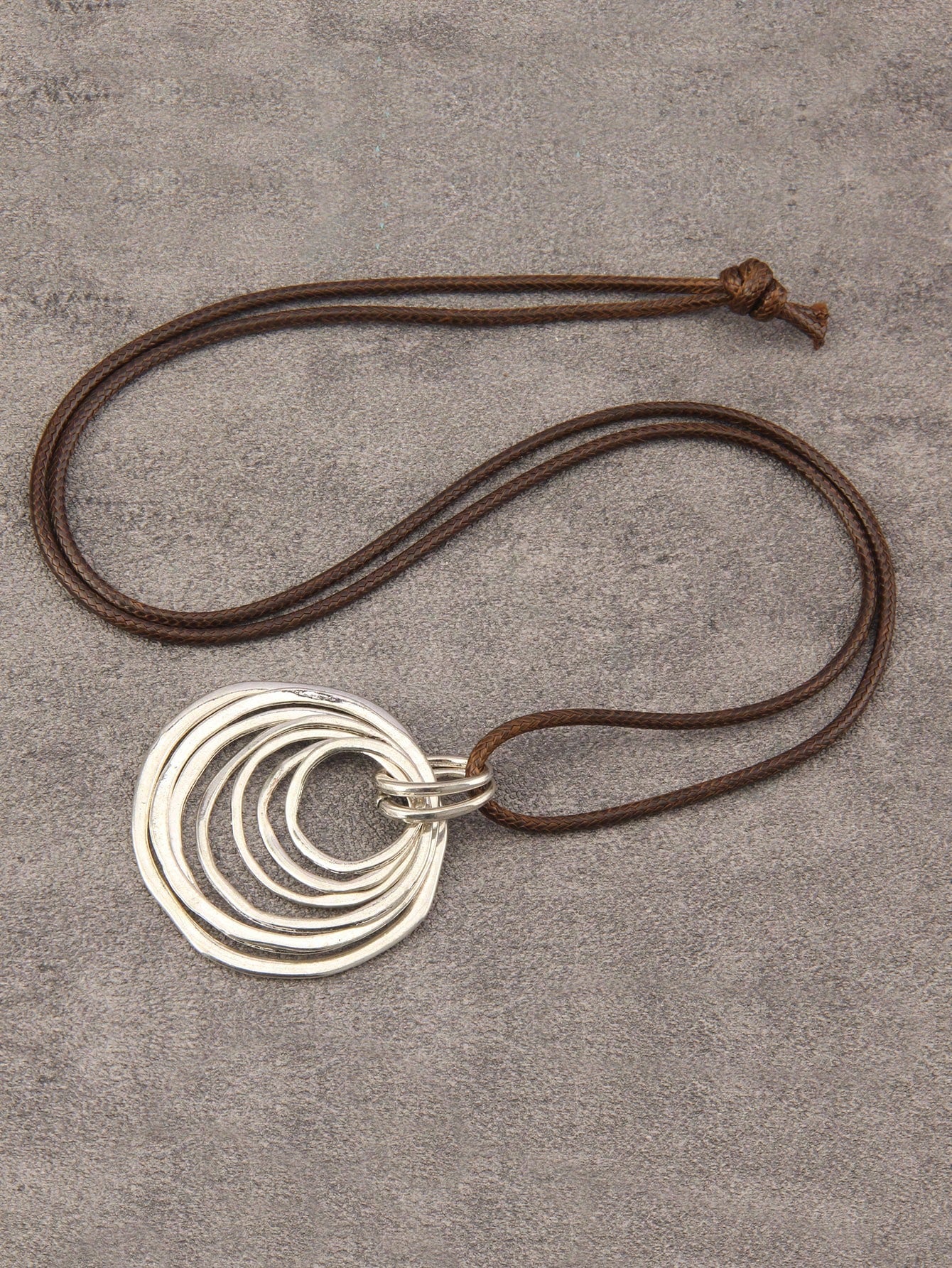 1pc Fashionable Minimalist 7 Layered Asymmetrical Flat Circle Alloy Pendant Long Chain Necklace For Women