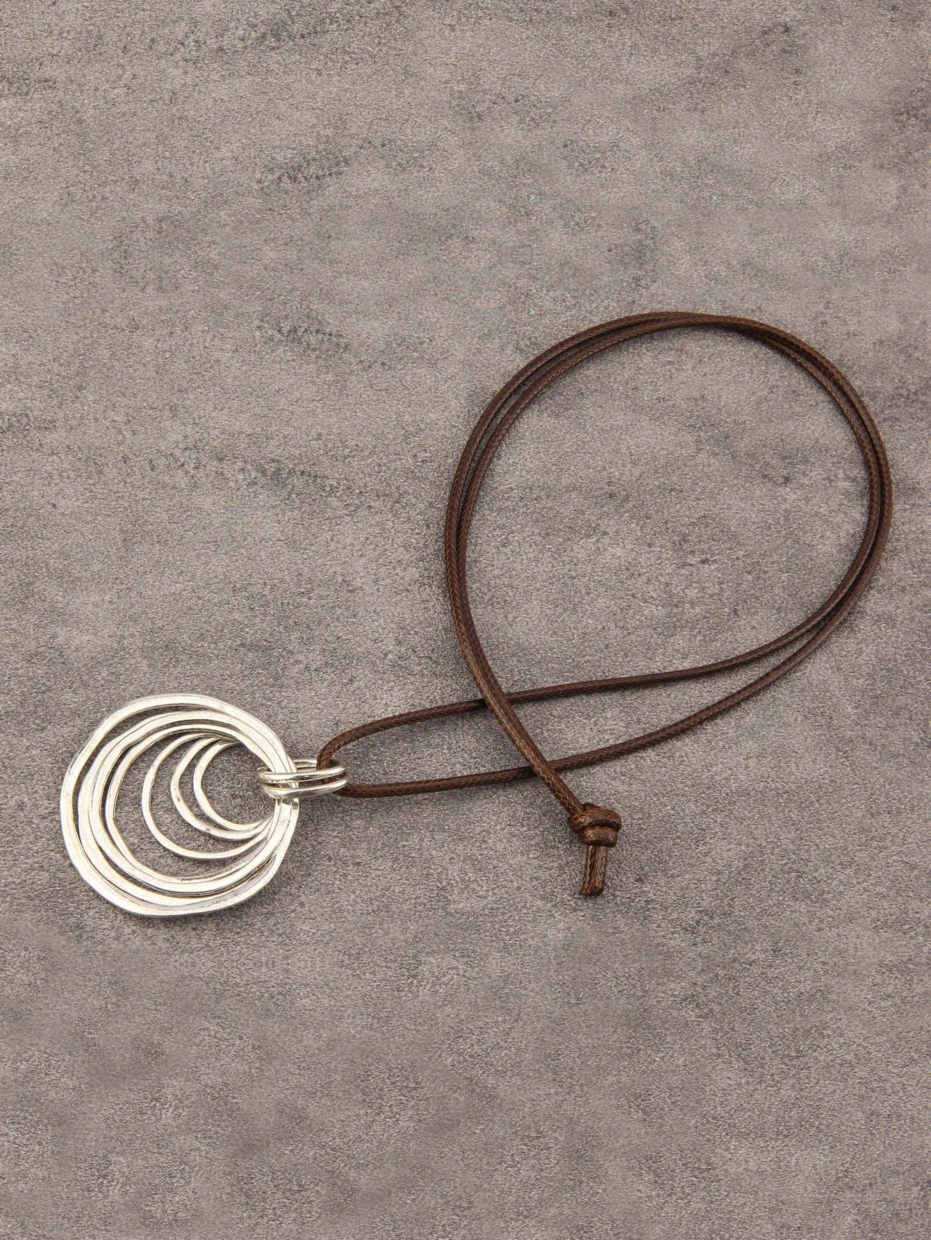 1pc Fashionable Minimalist 7 Layered Asymmetrical Flat Circle Alloy Pendant Long Chain Necklace For Women