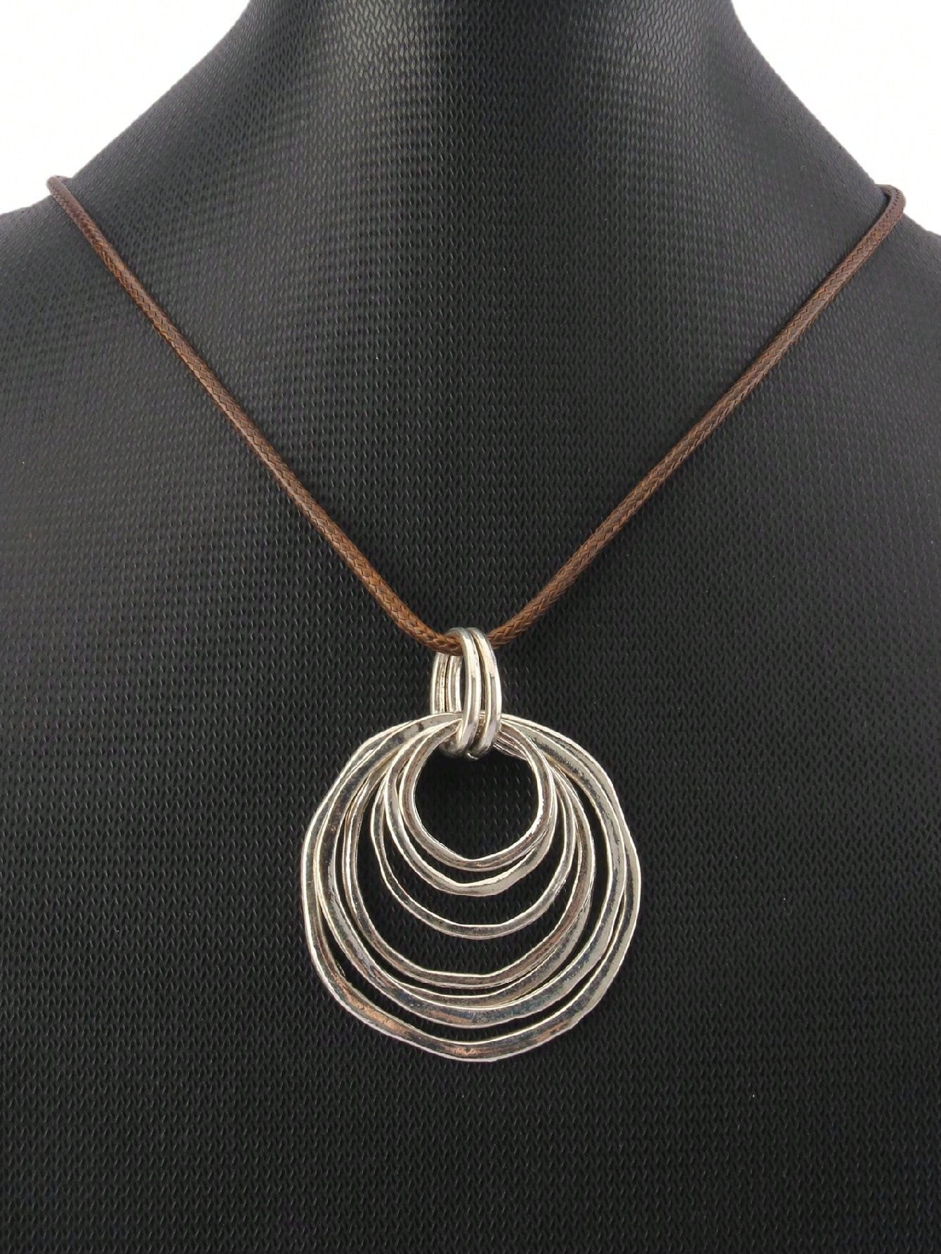 1pc Fashionable Minimalist 7 Layered Asymmetrical Flat Circle Alloy Pendant Long Chain Necklace For Women