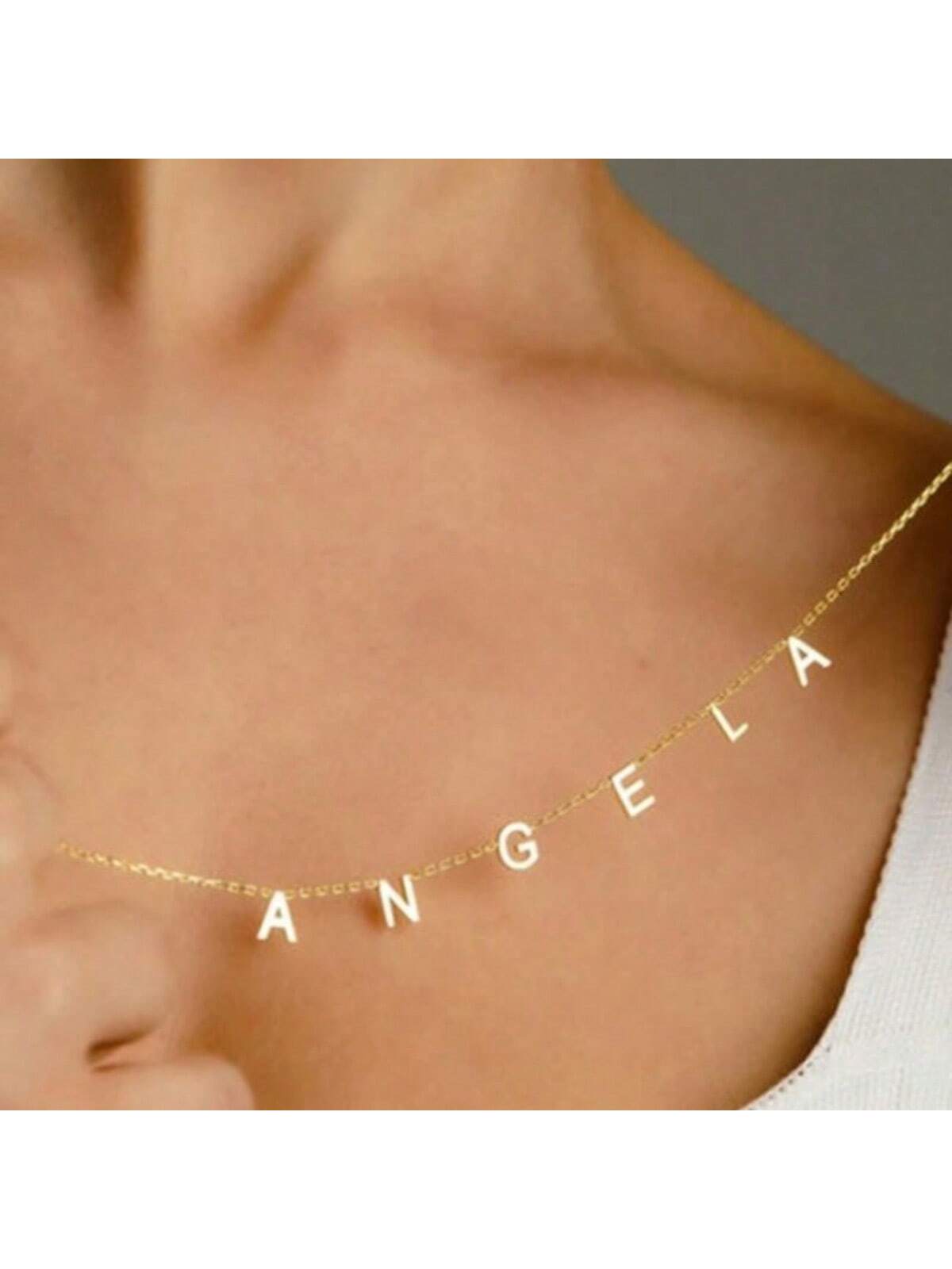 1pc Gold Silver Women's Personalized Letter Necklace Simple Choker Chain Custom Name Pendant Girl Gift Mom Stainless Steel Gold Plated English Letter Retro Fashion Hip Hop Sweet Cool (English Letter C