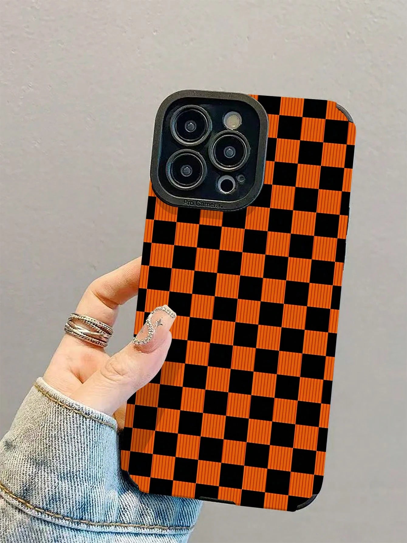 1pc Halloween Limited Orange & Black Checkerboard Pattern Shockproof Phone Case, Daily Protection Essential, Fashion Style, Perfect Gift For Friends, Family, Etc., For IPhone17/17Air/17Pro/17ProMax/IP