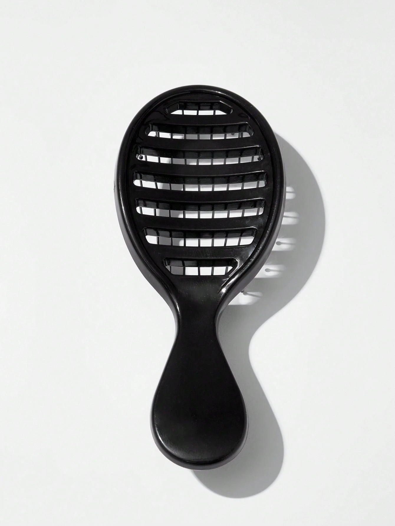 1pc Hollow Comb, Suitable For Wet & Dry Use, Plastic Material, Classic Solid Color Oval Handheld Hair Brush, Gift For Women, Hair Brush, Hairstyling Tool, Salon Hair Product And Accessory