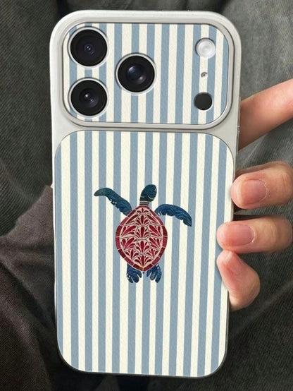 1pc Large Window Litchi Texture Striped Turtle Ocean Style Summer Fresh Color Minimalist Phone Case White Instant Litchi Texture Compatible With 13/14/15/16/17 PRO PROMAX PLUS Full Coverage Large Wind