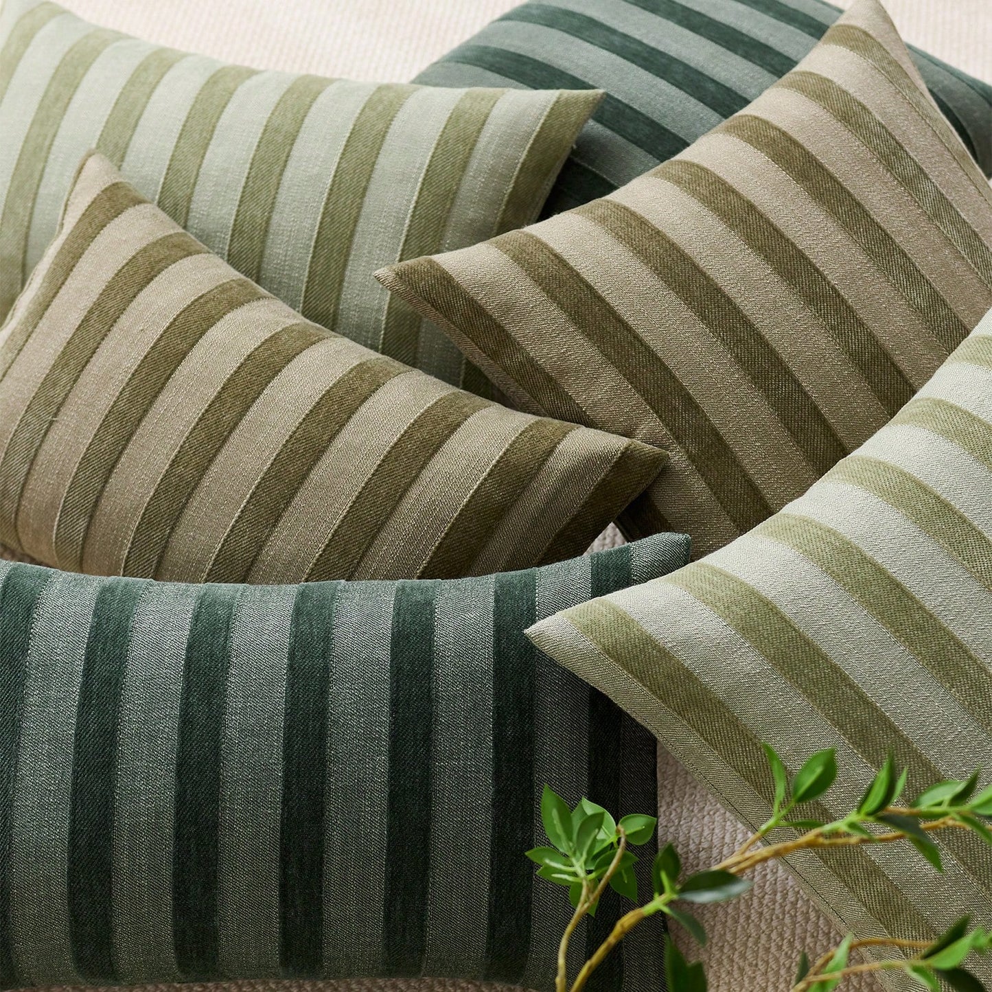 1pc Olive Green 3D Striped Decorative Pillow Cover (Pillow Insert Not Included), Fashionable Modern Soft Chenille Accent Vintage Textured Cushion Cover, Suitable For Home Sofa, Bedroom, Decor, All Sea