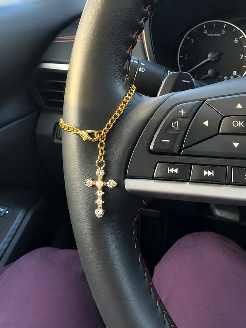 1pc Pearl Cross Steering Wheel Pendant, Elegant Religious Cross Pendant Car Interior Ornament, Stylish Auto Accessory, Ideal Birthday & Couple Gift For Drivers